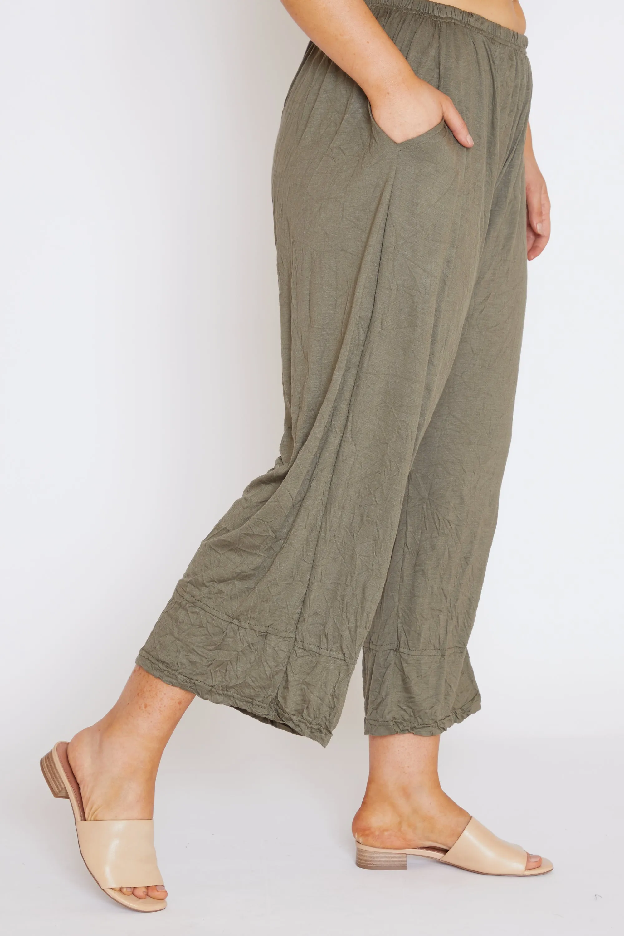 7749 Khaki wide leg pants