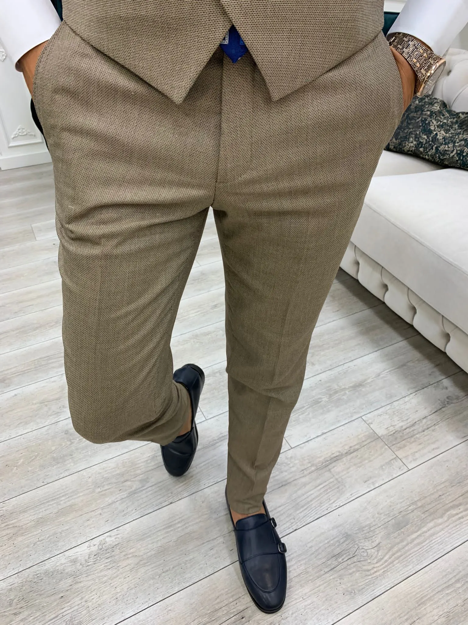 Austin Brown Slim Fit Peak Lapel Suit: Elevate Your Wardrobe