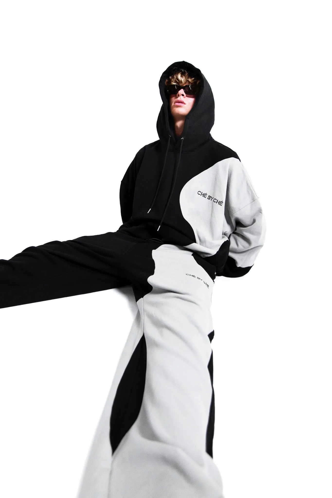 AW293 MOON SWEATPANTS