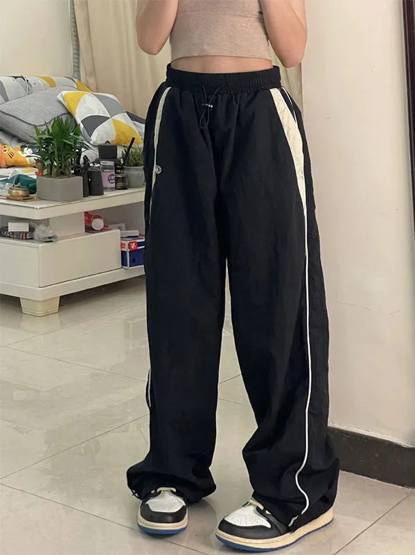 Black baggy oldschool sweatpants with contrast piping
