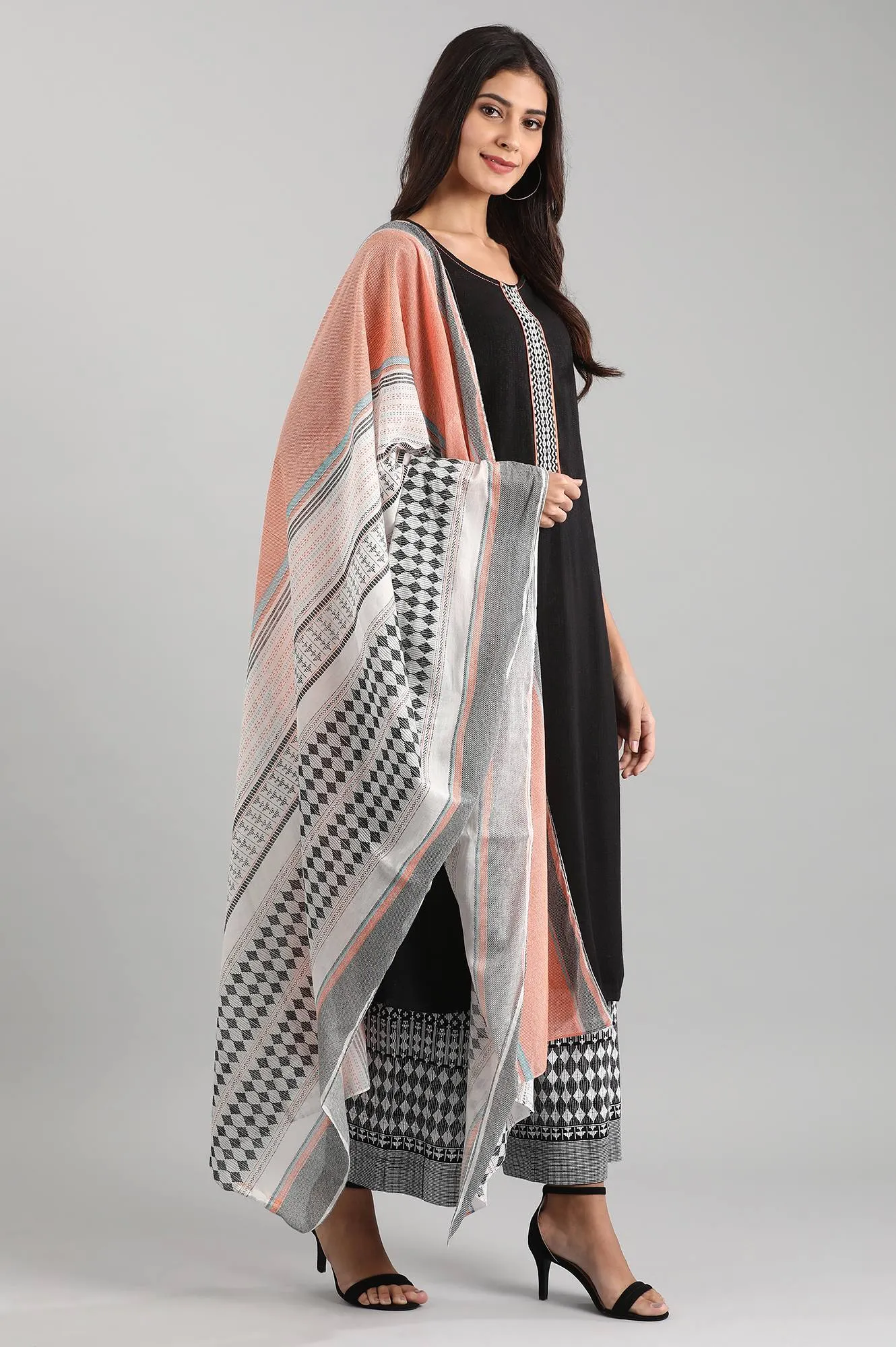 Black Round Neck kurta Set