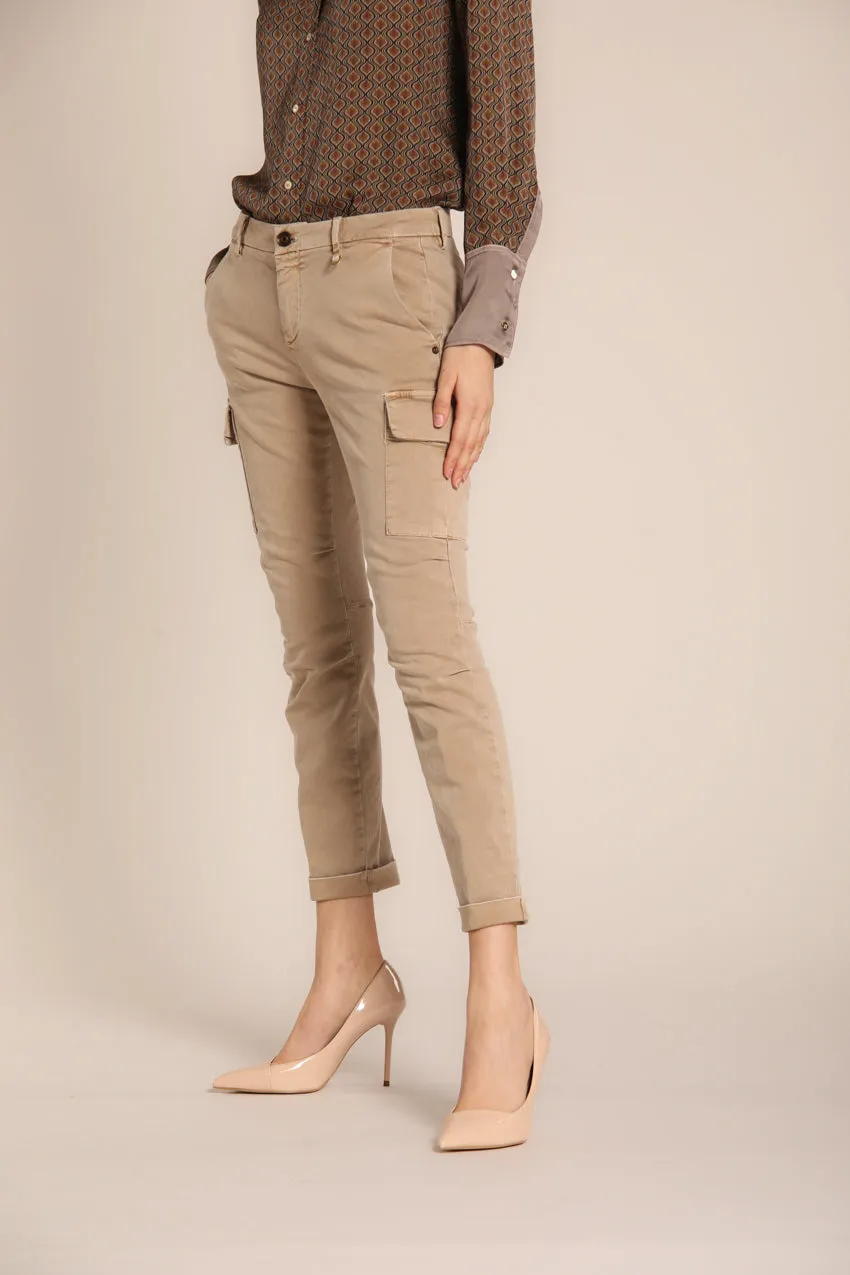 Chile City women's cargo pants in satin curvy fit