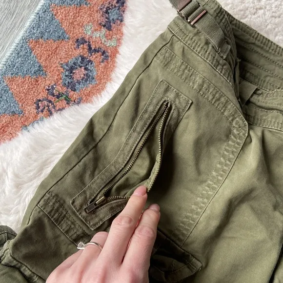 Da-Nang low rise baggy cargo short Y2K army green military surplus utility small