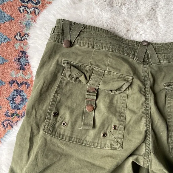 Da-Nang low rise baggy cargo short Y2K army green military surplus utility small