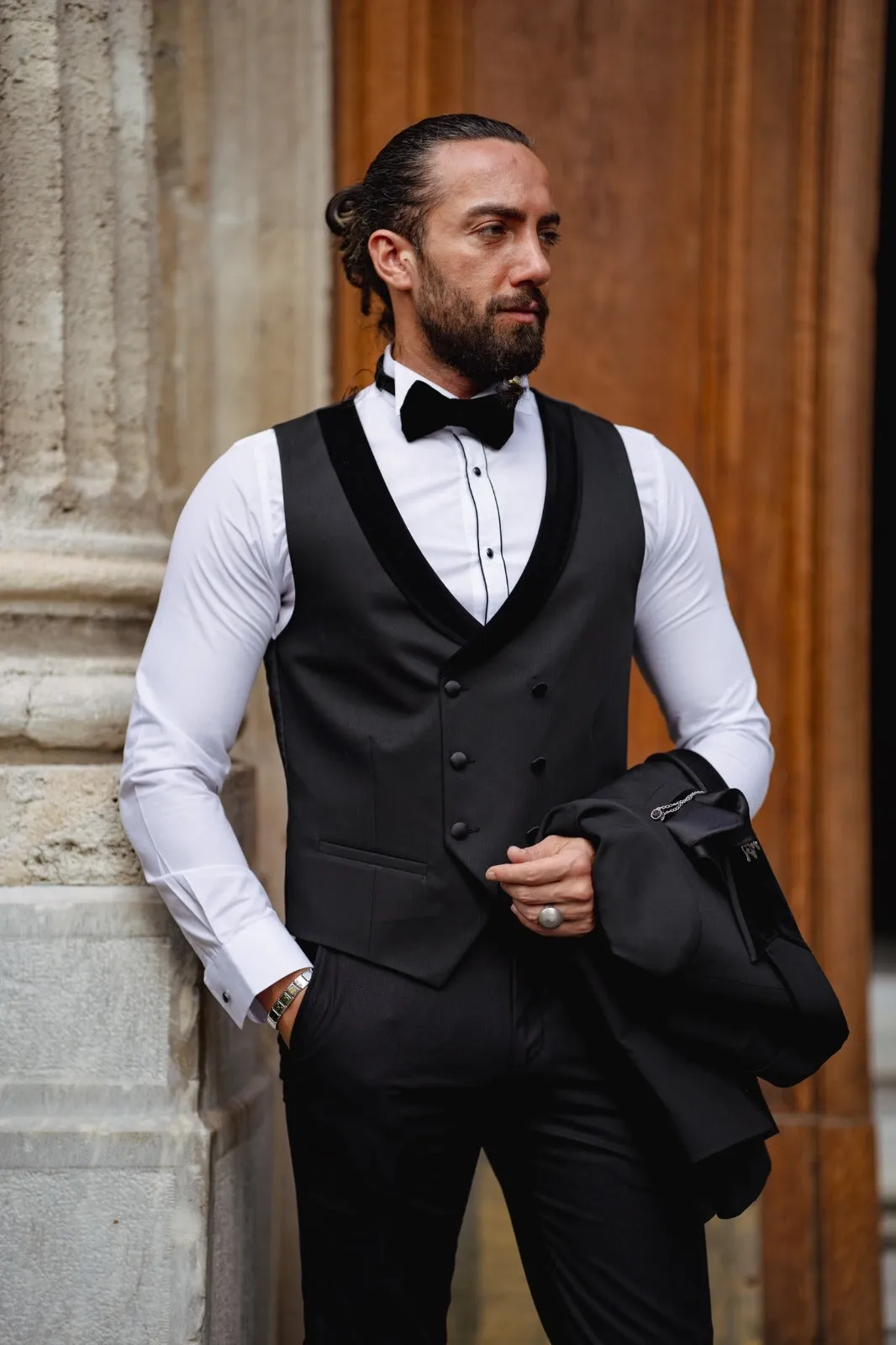 Daniel Black Slim Fit Velvet Peak Lapel Tuxedo