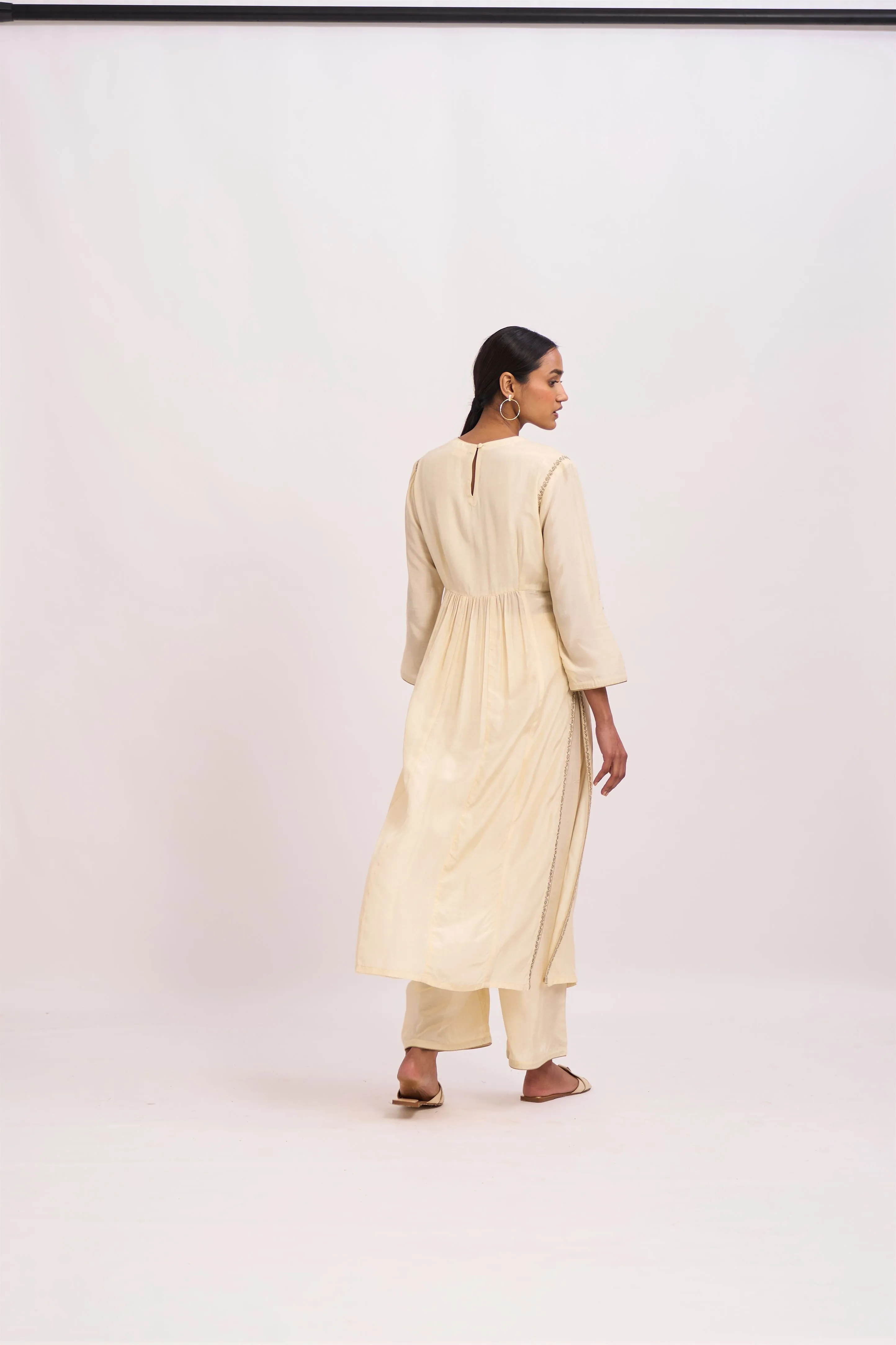 Dot   I   Aavni Reem Kurta Set  Cotton Silk Kurta & Pant with Chanderi Scarf  Ivory SS24-PK-88