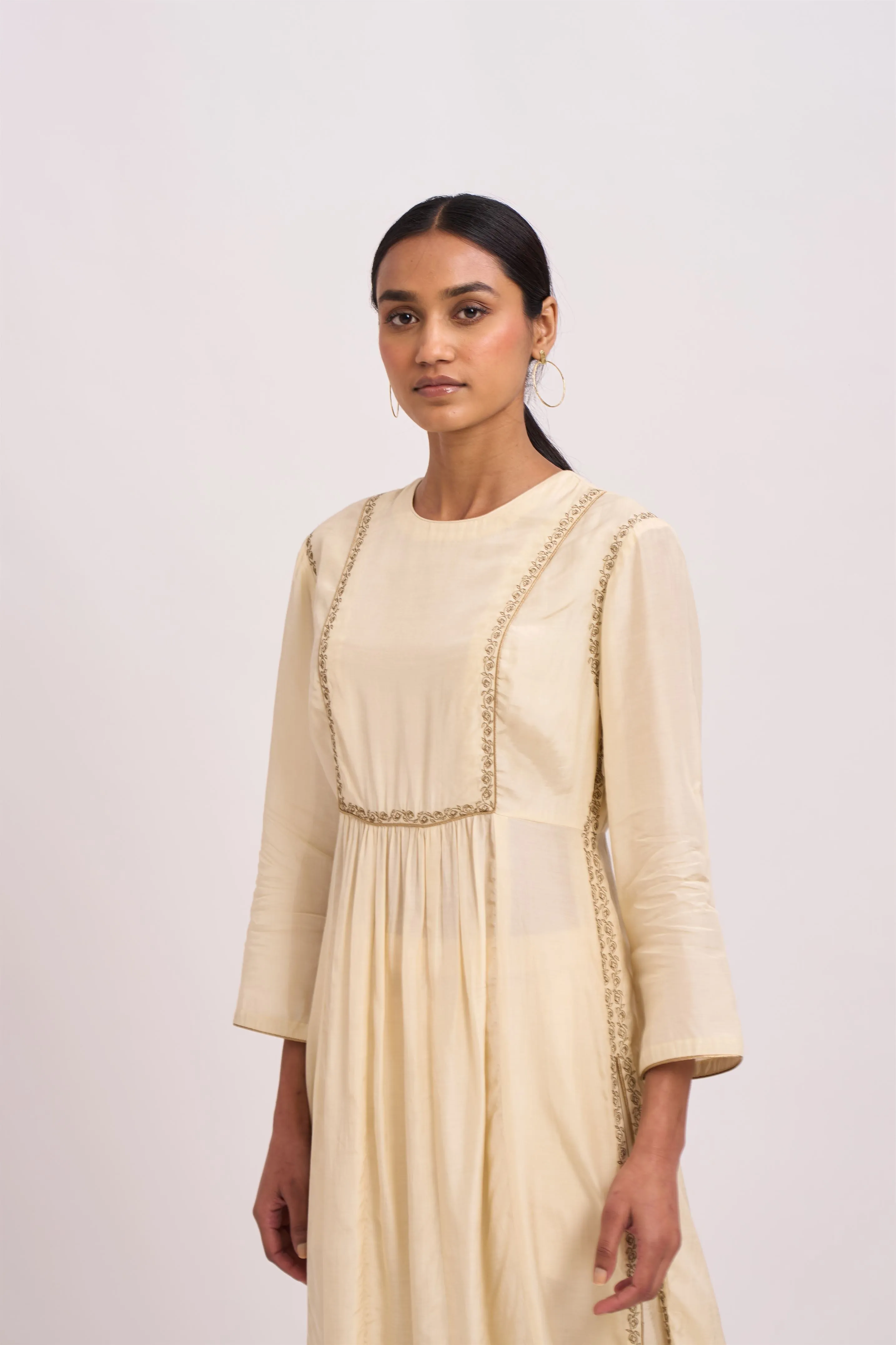 Dot   I   Aavni Reem Kurta Set  Cotton Silk Kurta & Pant with Chanderi Scarf  Ivory SS24-PK-88