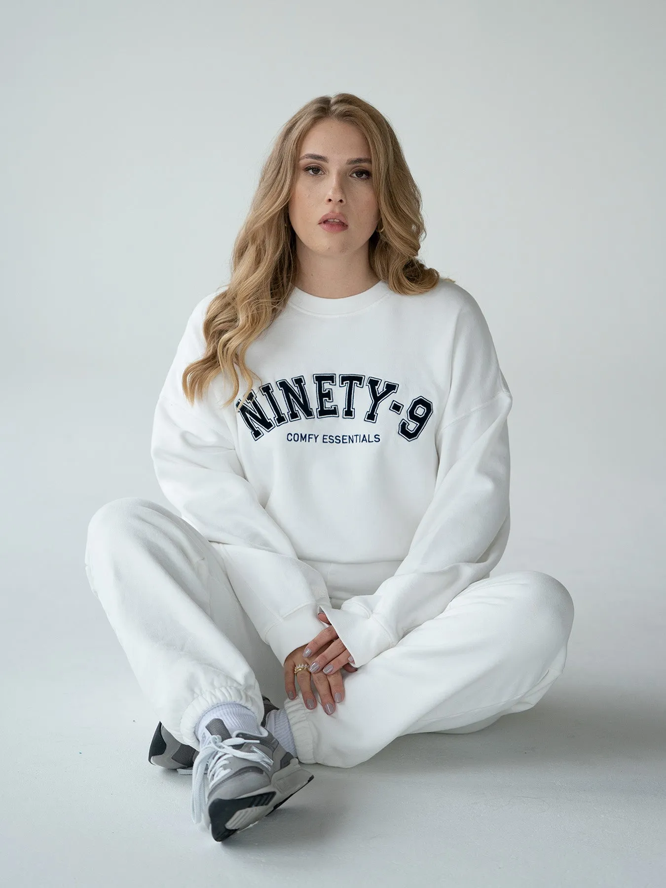 ESSENTIALS - Sweatpants  •  Off-White