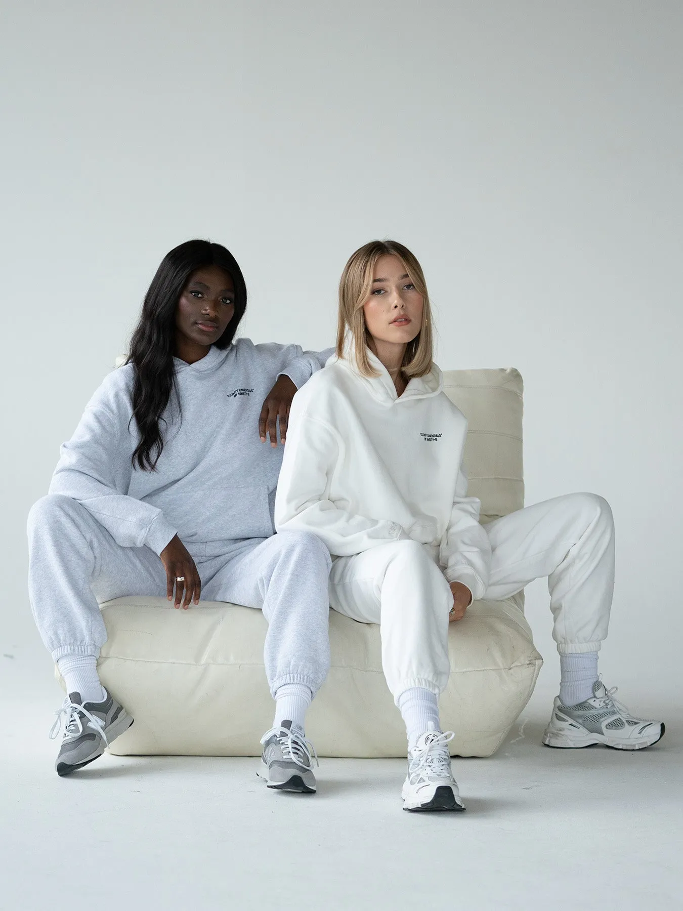 ESSENTIALS - Sweatpants  •  Off-White