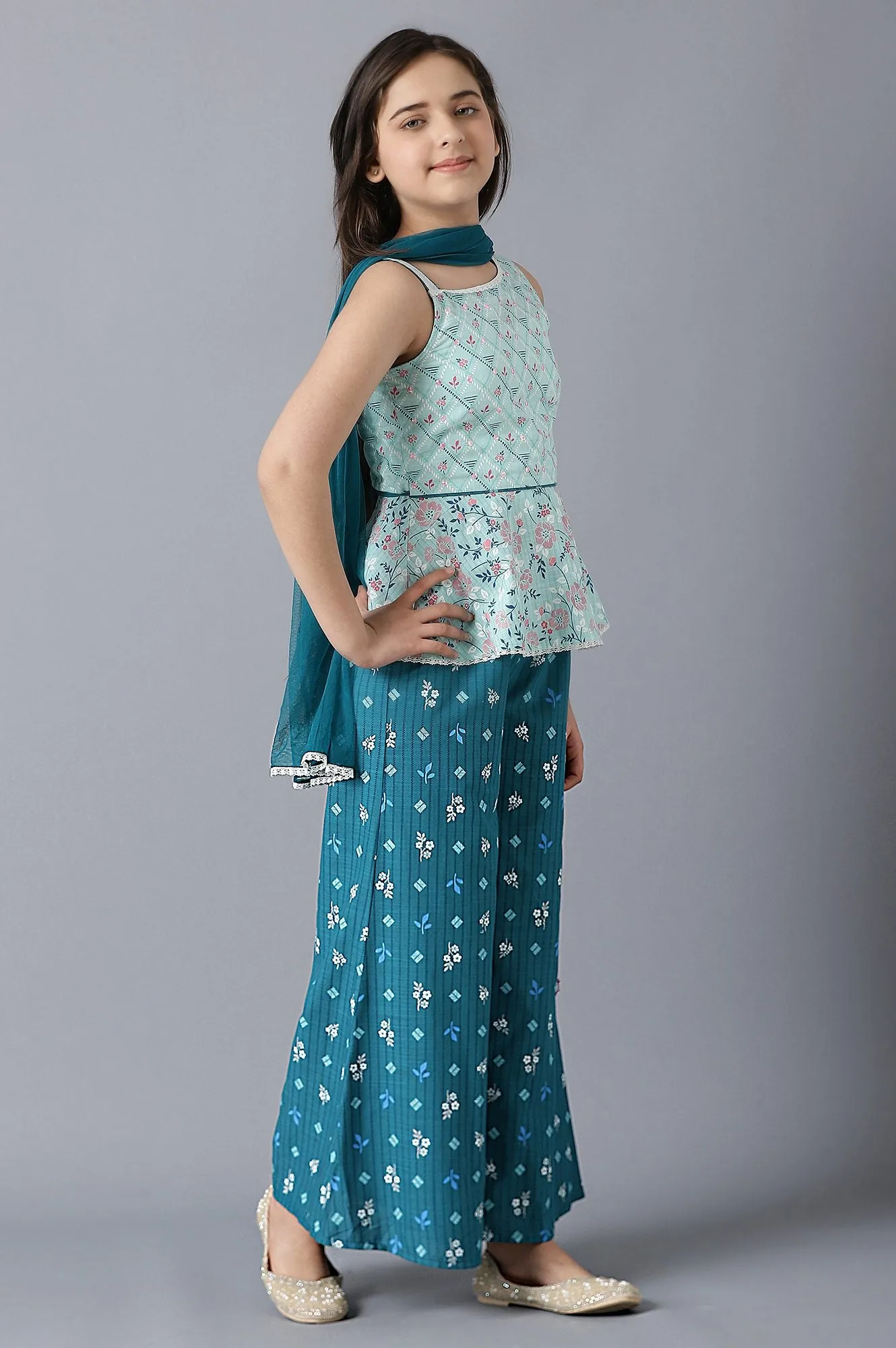 Girls Green Sleeveless Printed kurta With Palazzo And Dupatta