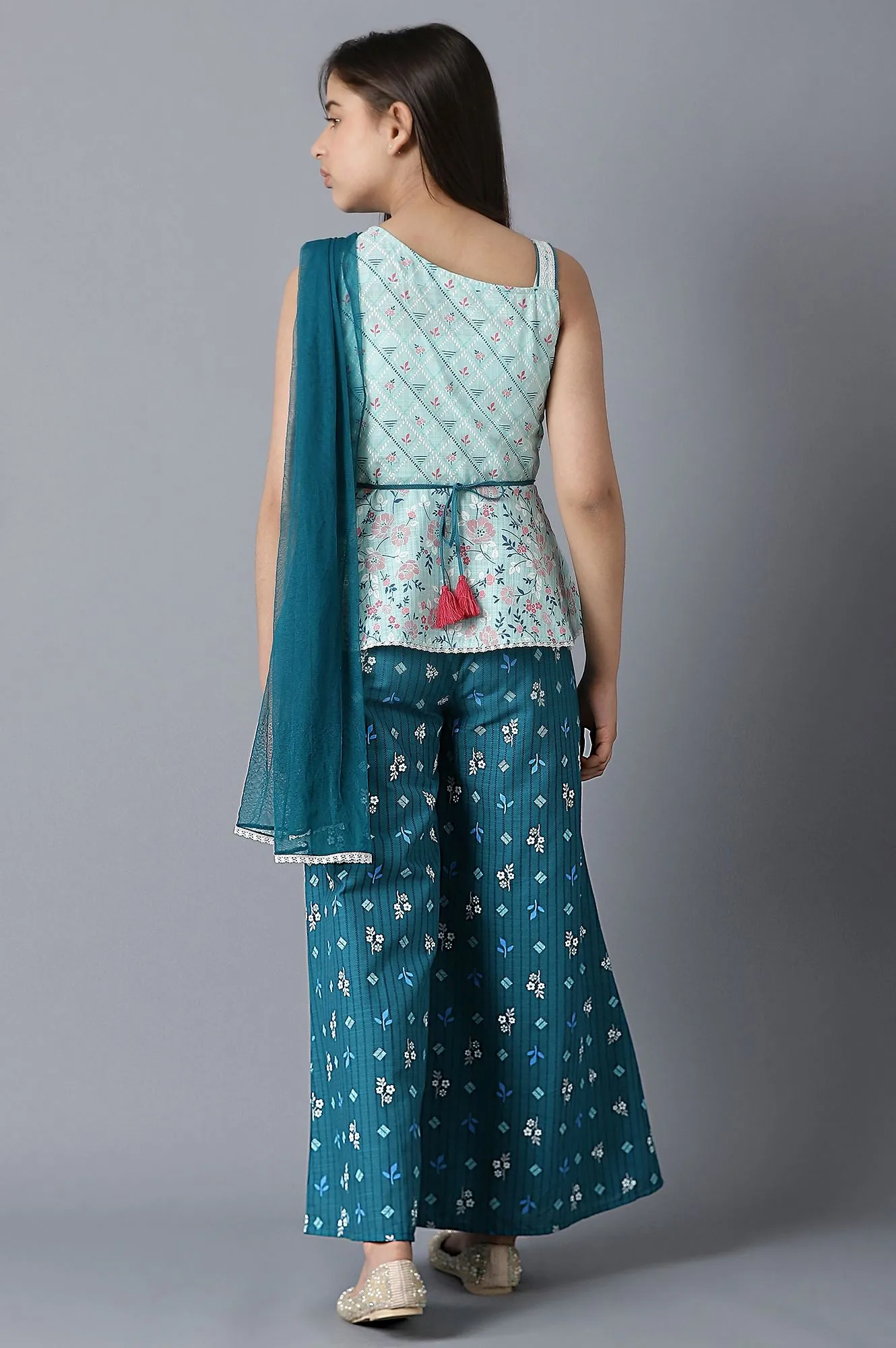Girls Green Sleeveless Printed kurta With Palazzo And Dupatta