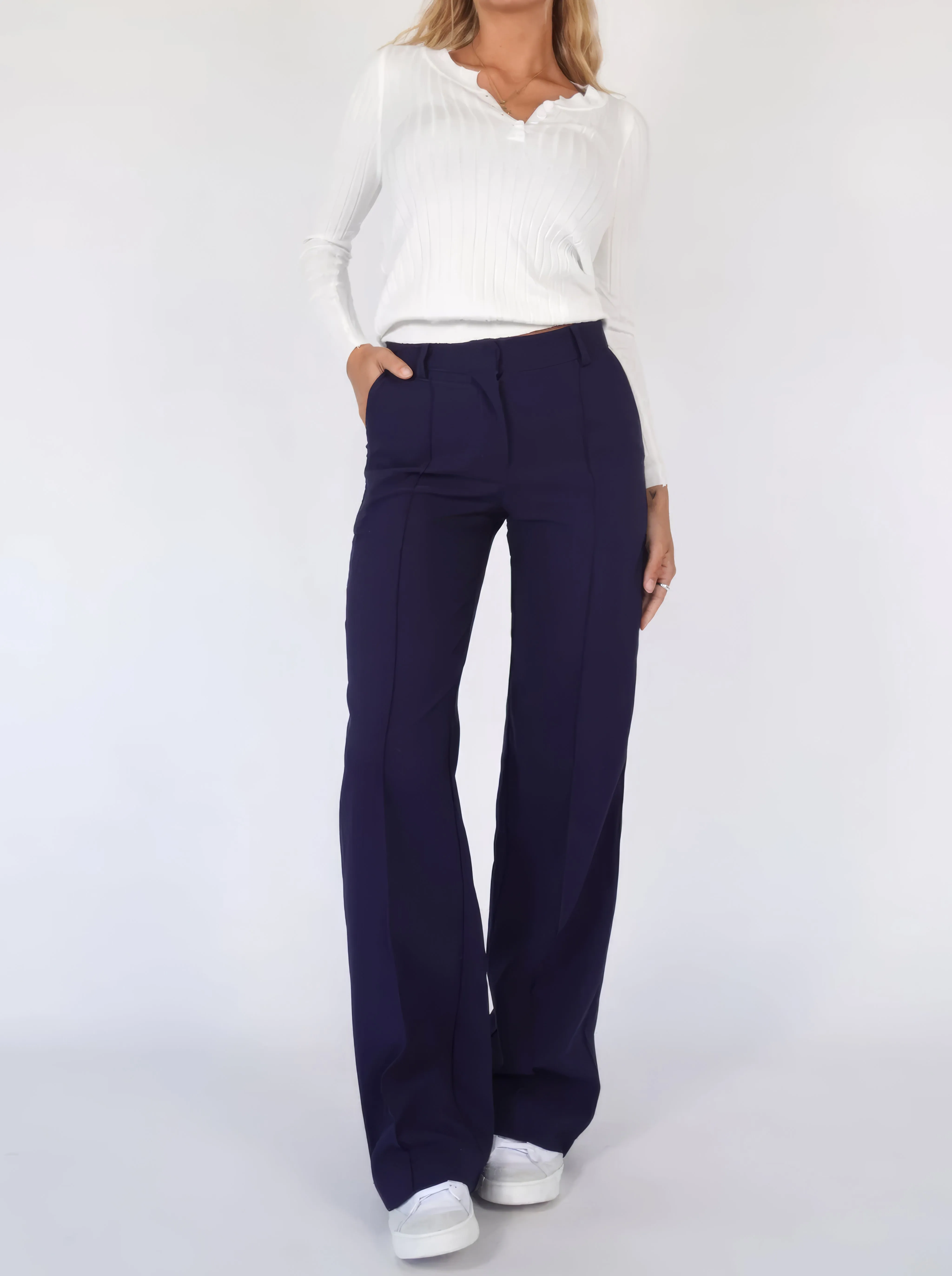 High-waisted pants