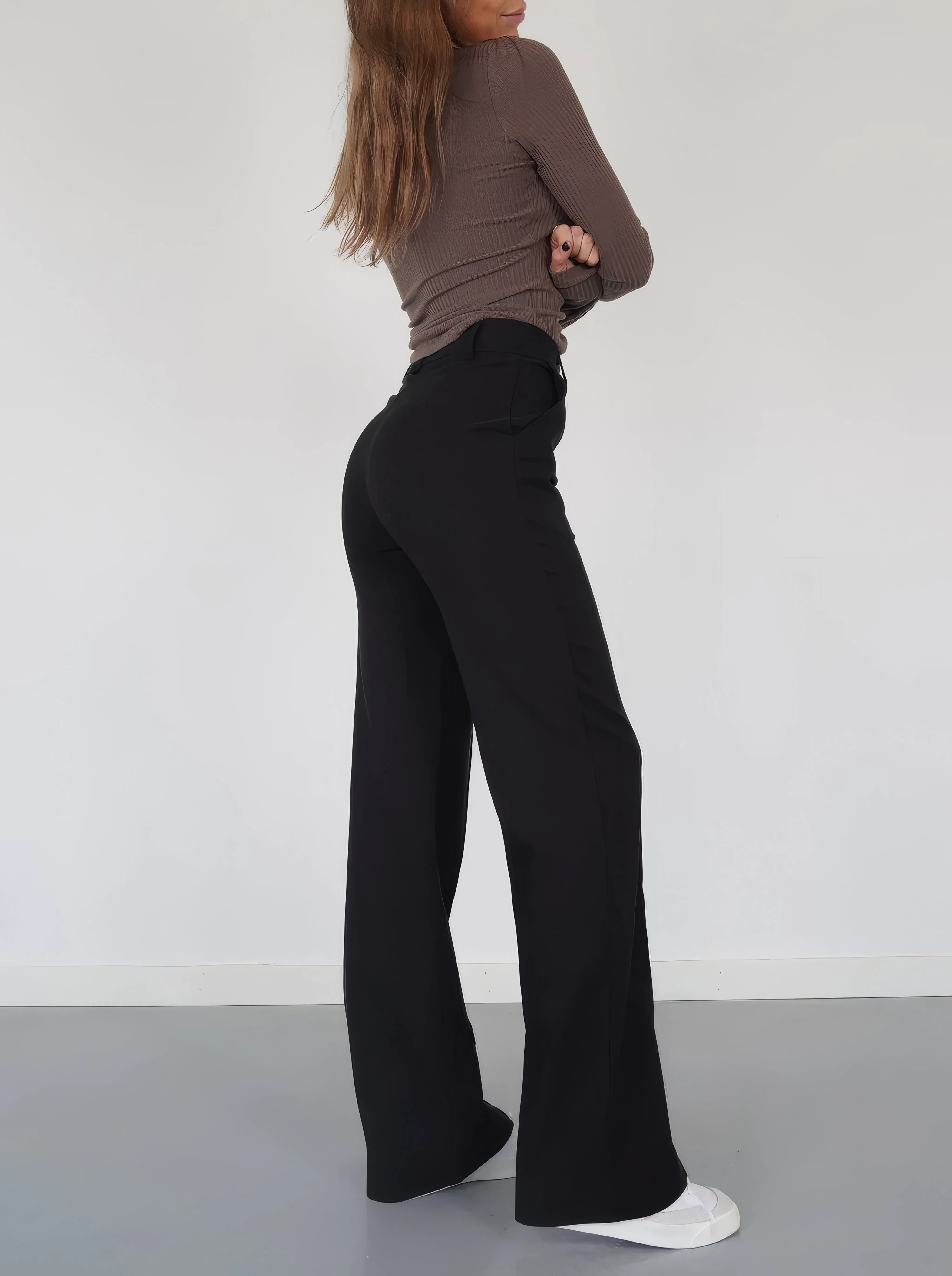 High-waisted pants