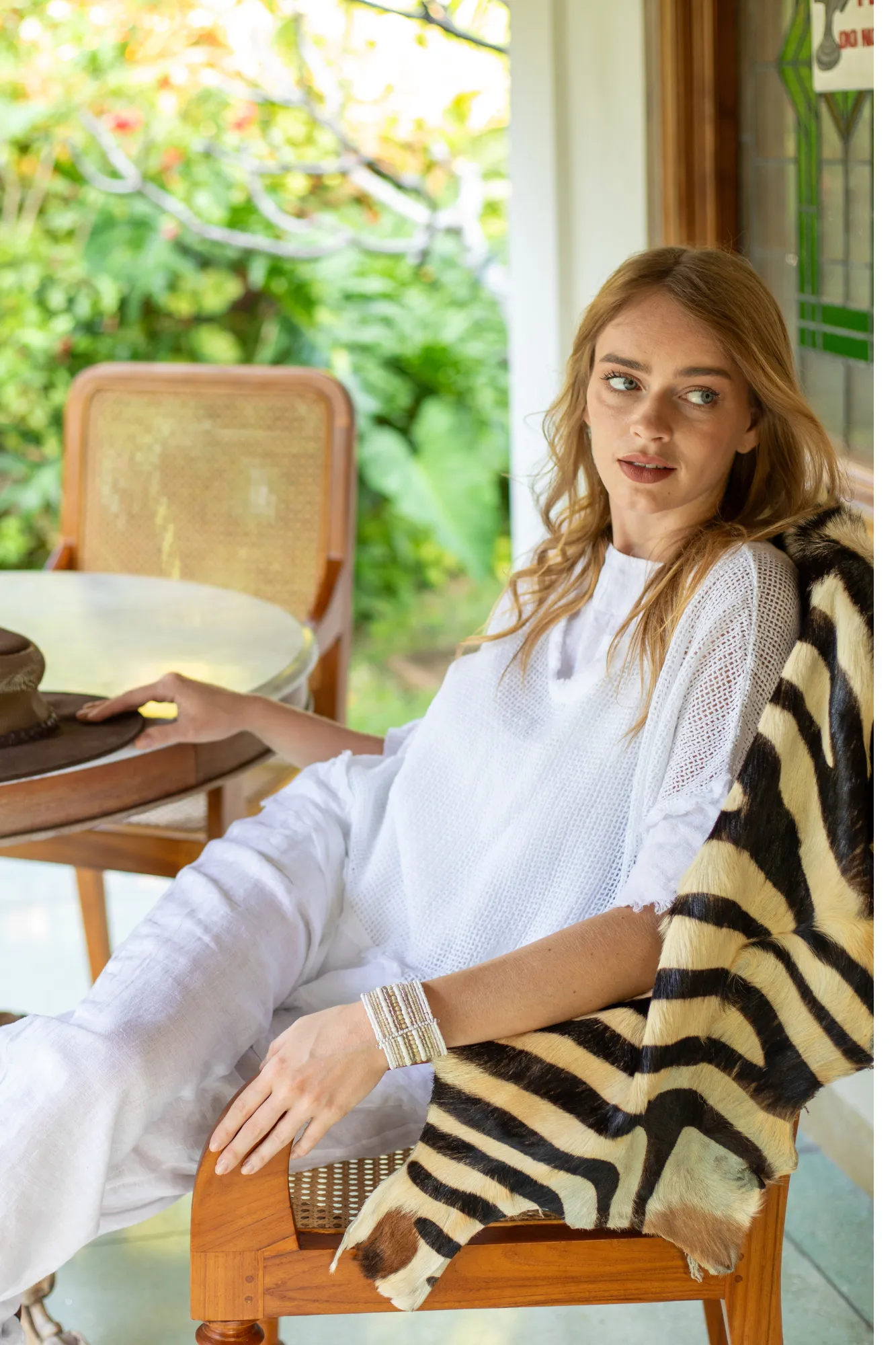 'Isla' Mesh Overlay Linen Top