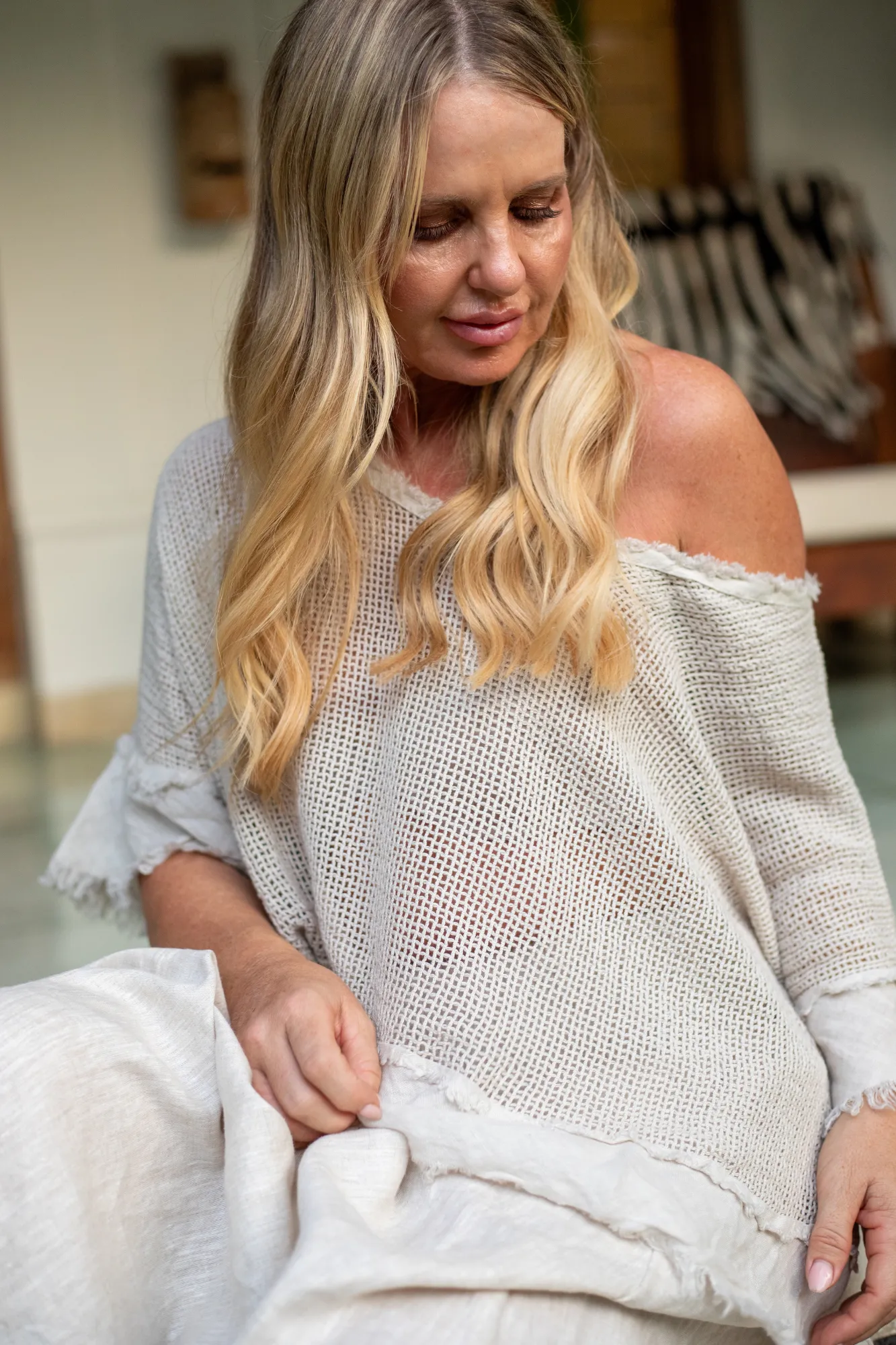 'Isla' Mesh Overlay Linen Top