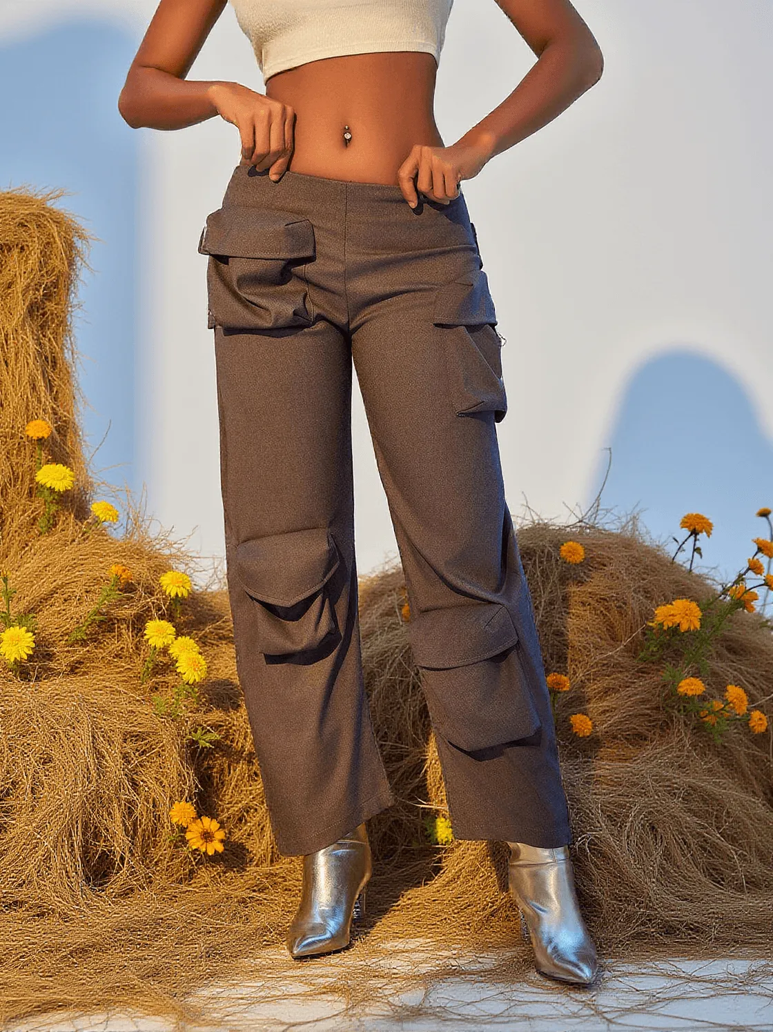 Leica Pockets Embellished Cargo Pants