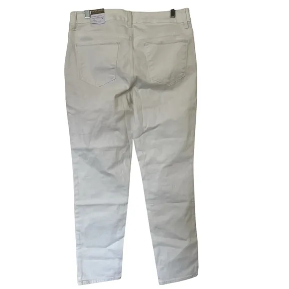 NWT Chico’s The Perfect Stretch, Girlfriend Slim Ankle White Pants Size 0.5/6.