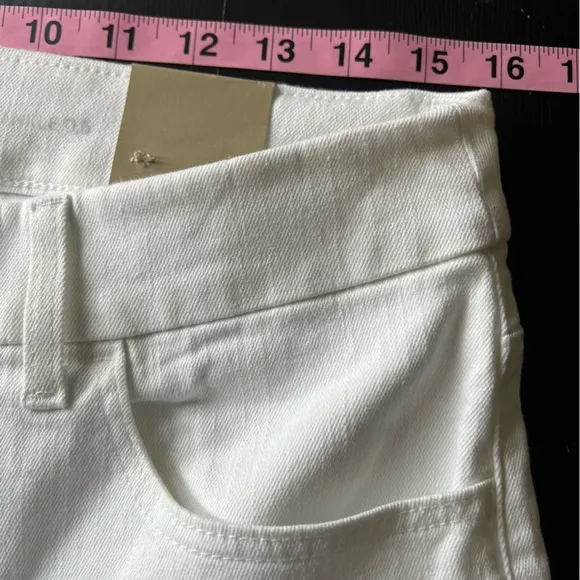 NWT Chico’s The Perfect Stretch, Girlfriend Slim Ankle White Pants Size 0.5/6.