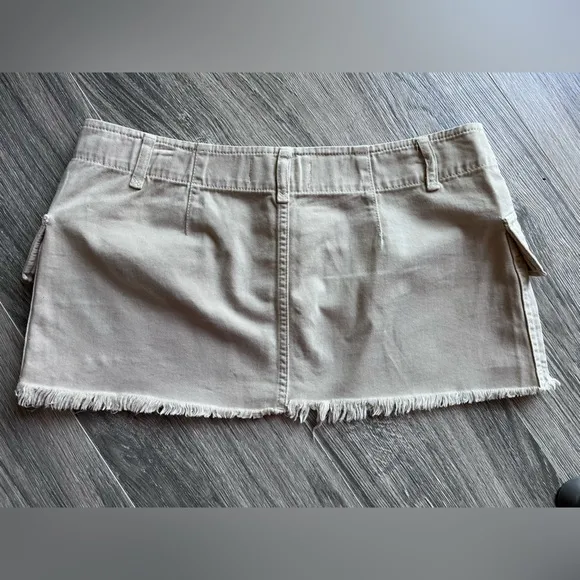 NWTT Utility Cotton Miniskirt FREE PEOPLE. Color is sand white!