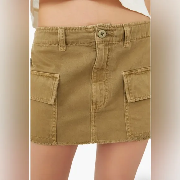 NWTT Utility Cotton Miniskirt FREE PEOPLE. Color is sand white!