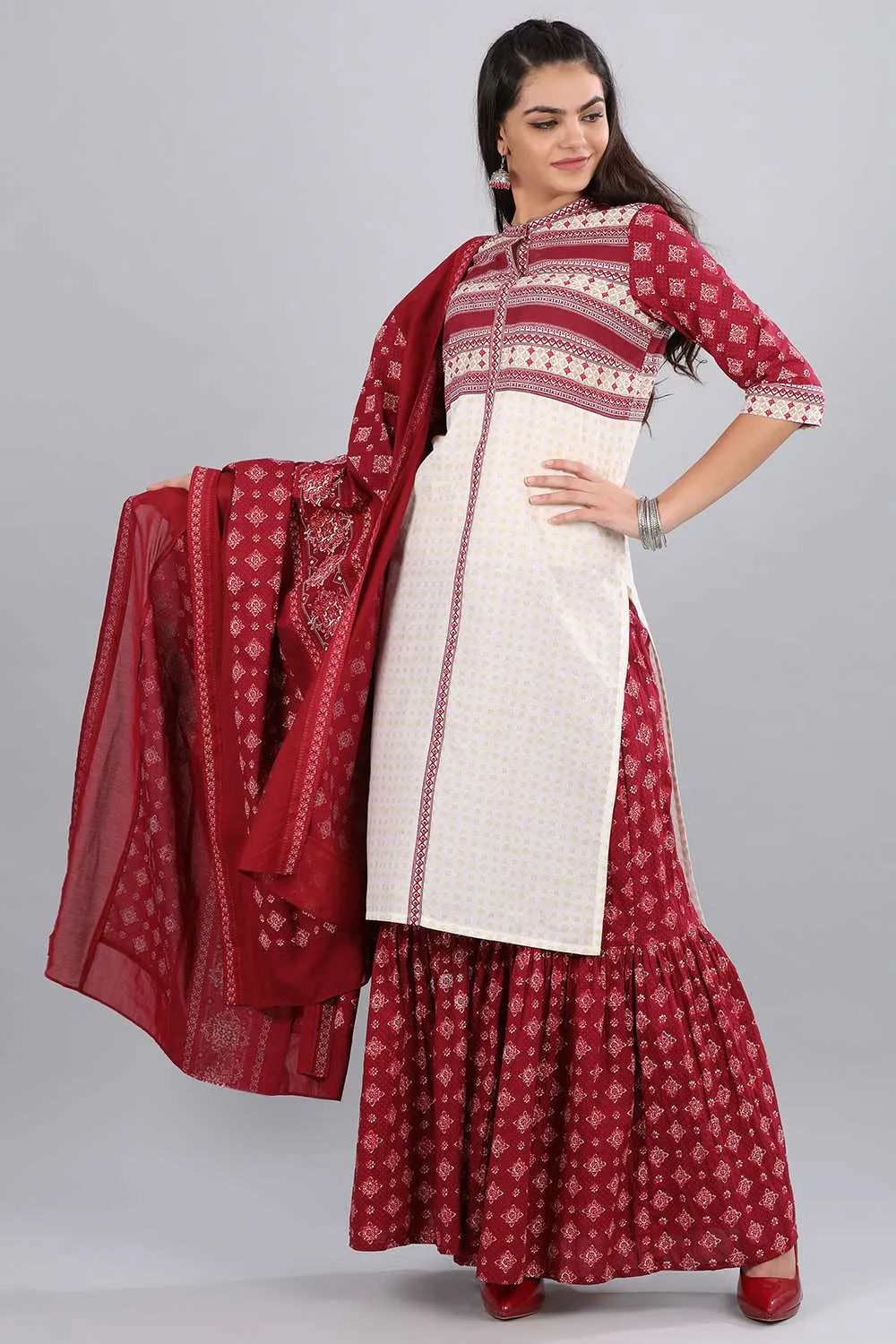 Red Mandarin Neck Printed kurta