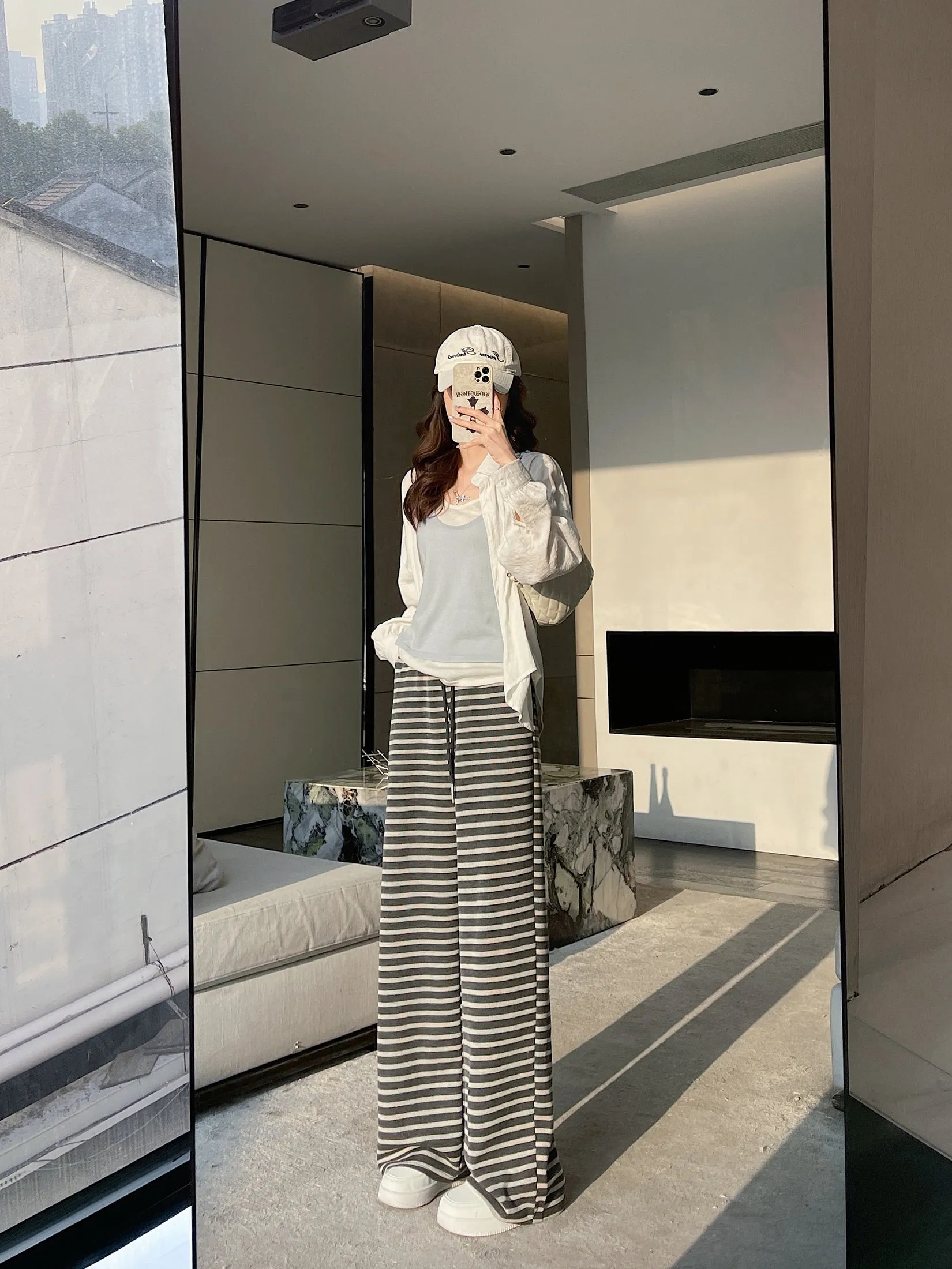 Relaxed Fit Knitted Sweatpant for Women with Drawstring Waist