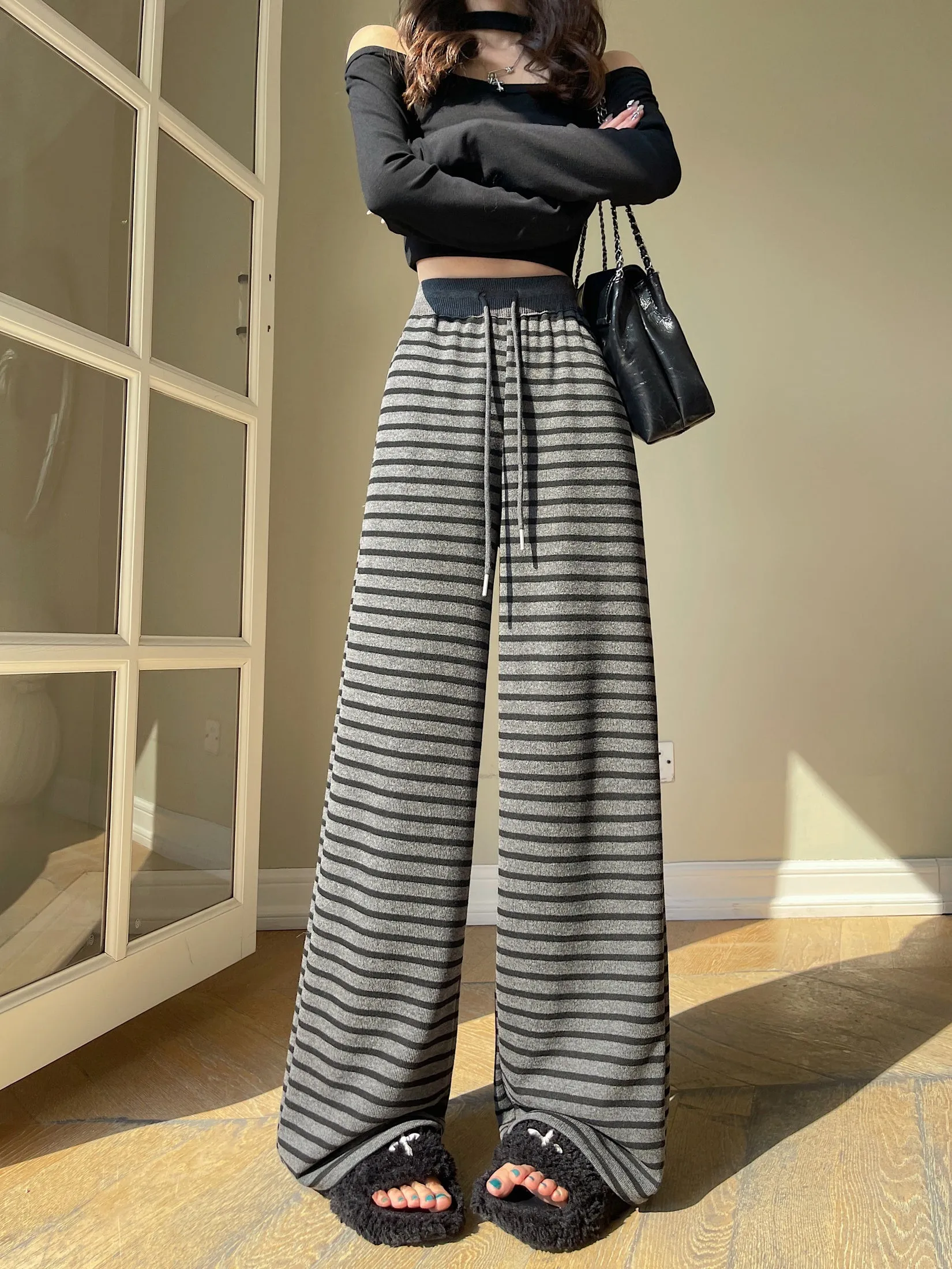 Relaxed Fit Knitted Sweatpant for Women with Drawstring Waist