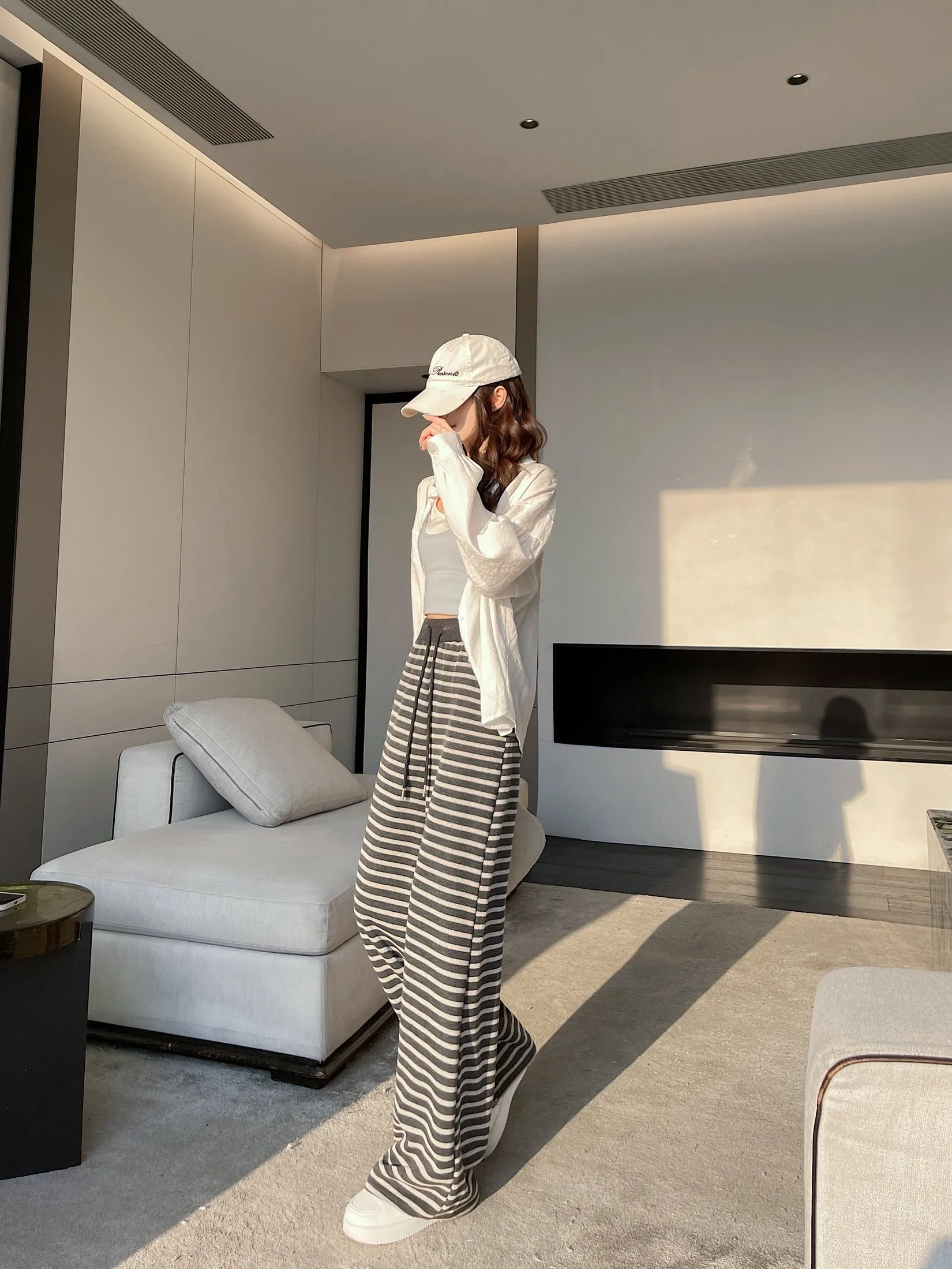 Relaxed Fit Knitted Sweatpant for Women with Drawstring Waist