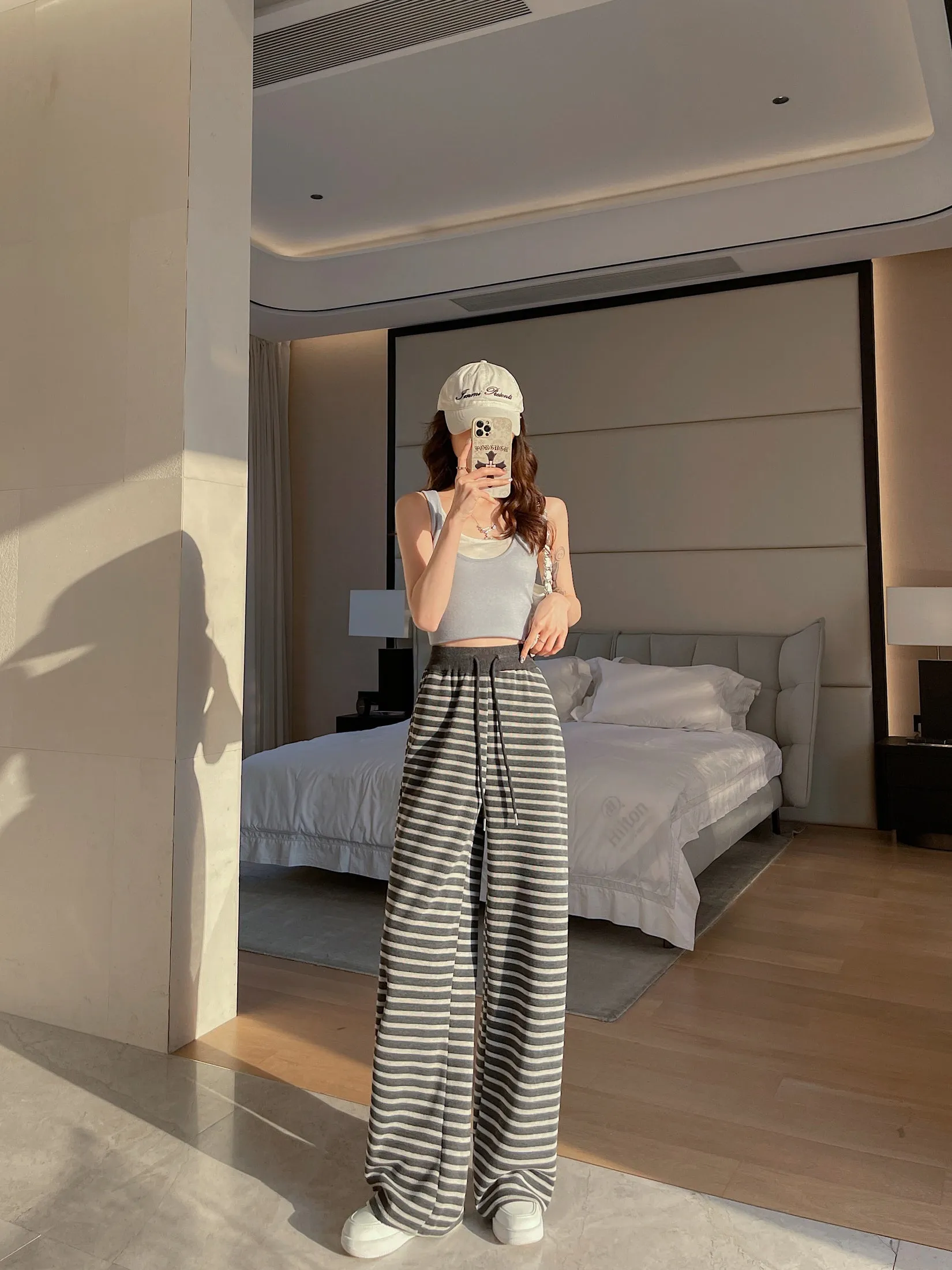 Relaxed Fit Knitted Sweatpant for Women with Drawstring Waist