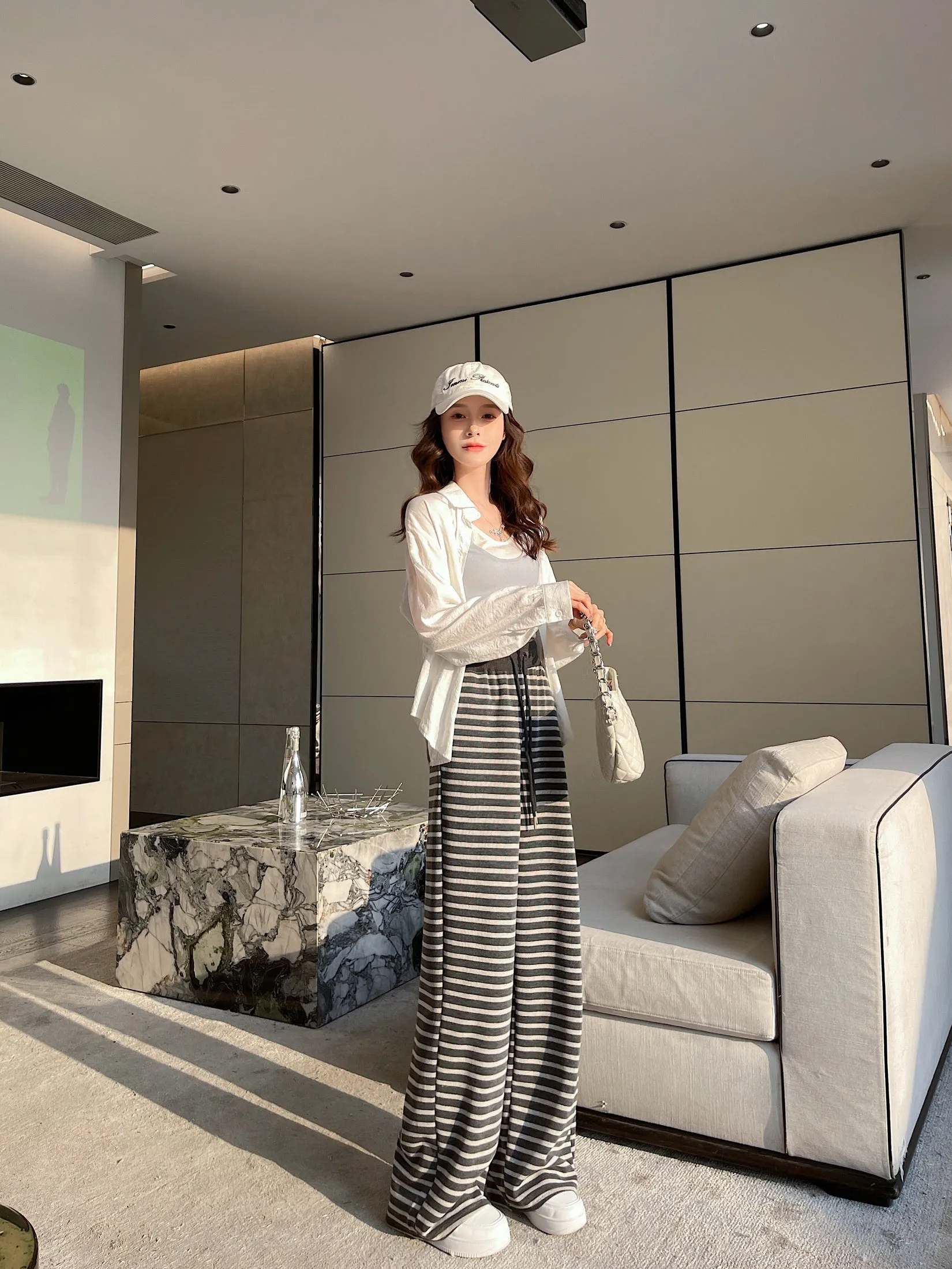 Relaxed Fit Knitted Sweatpant for Women with Drawstring Waist