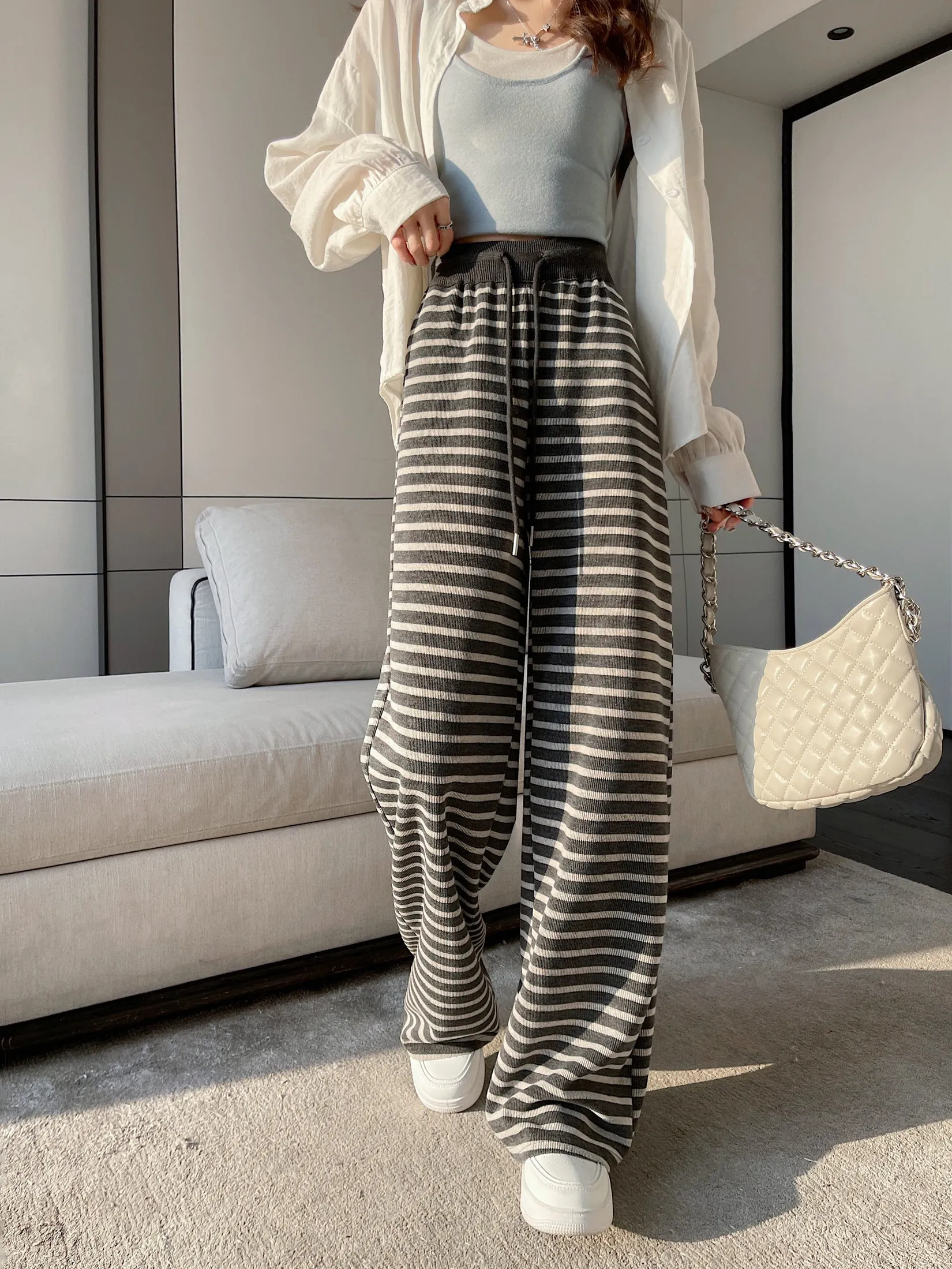 Relaxed Fit Knitted Sweatpant for Women with Drawstring Waist