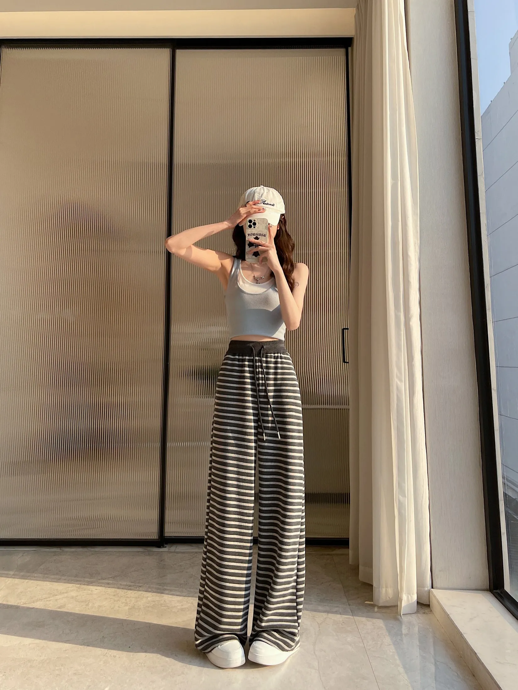 Relaxed Fit Knitted Sweatpant for Women with Drawstring Waist