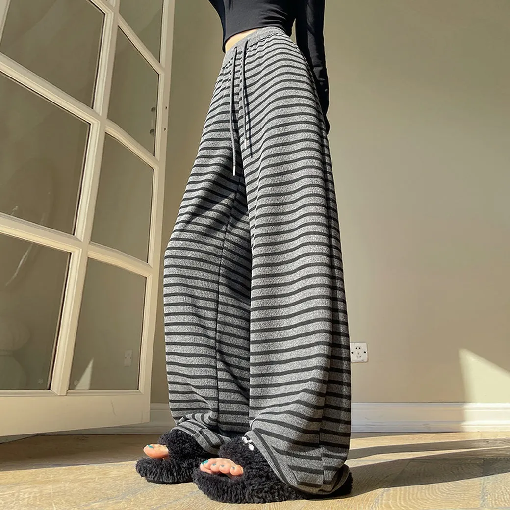 Relaxed Fit Knitted Sweatpant for Women with Drawstring Waist