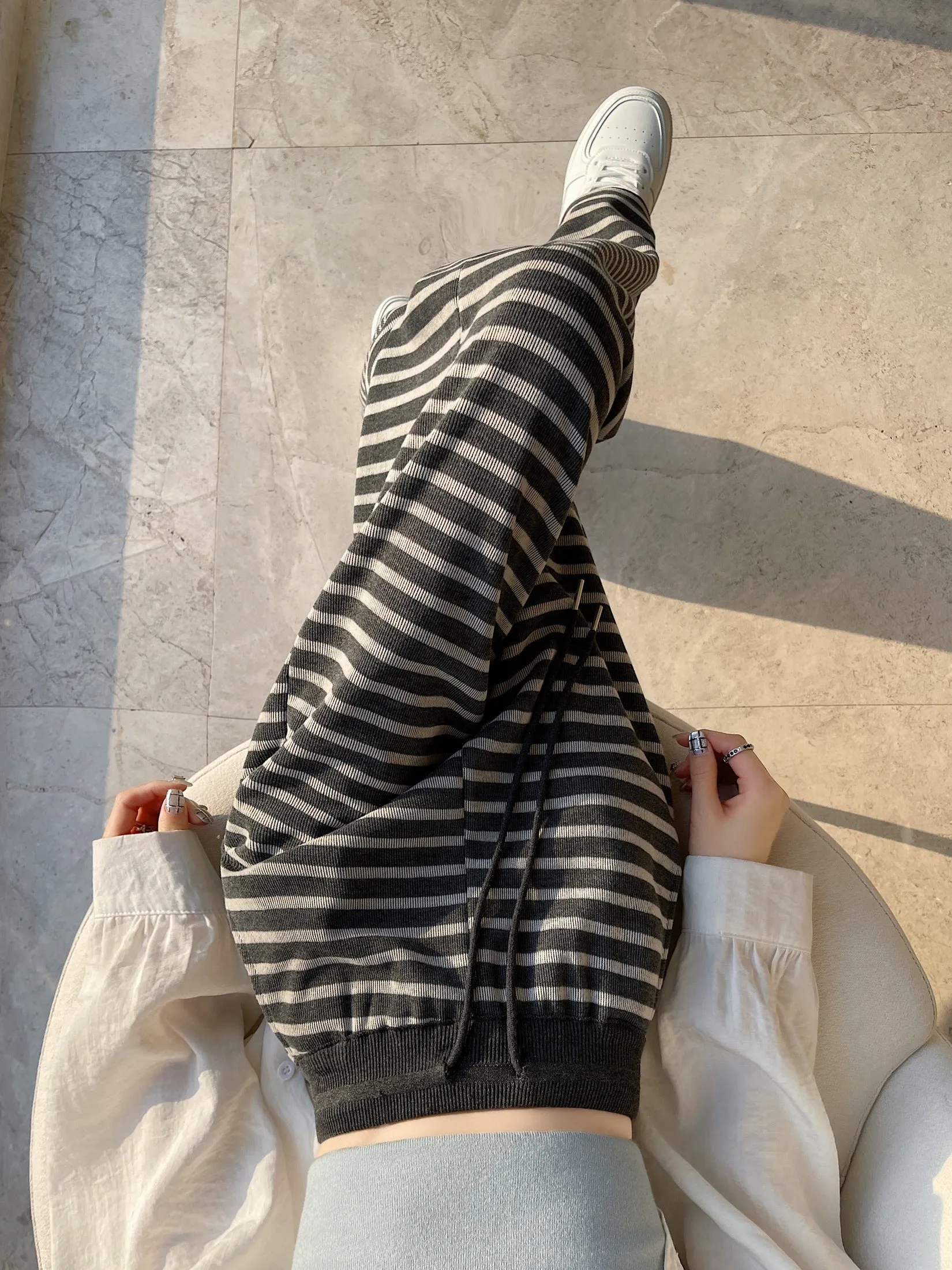 Relaxed Fit Knitted Sweatpant for Women with Drawstring Waist