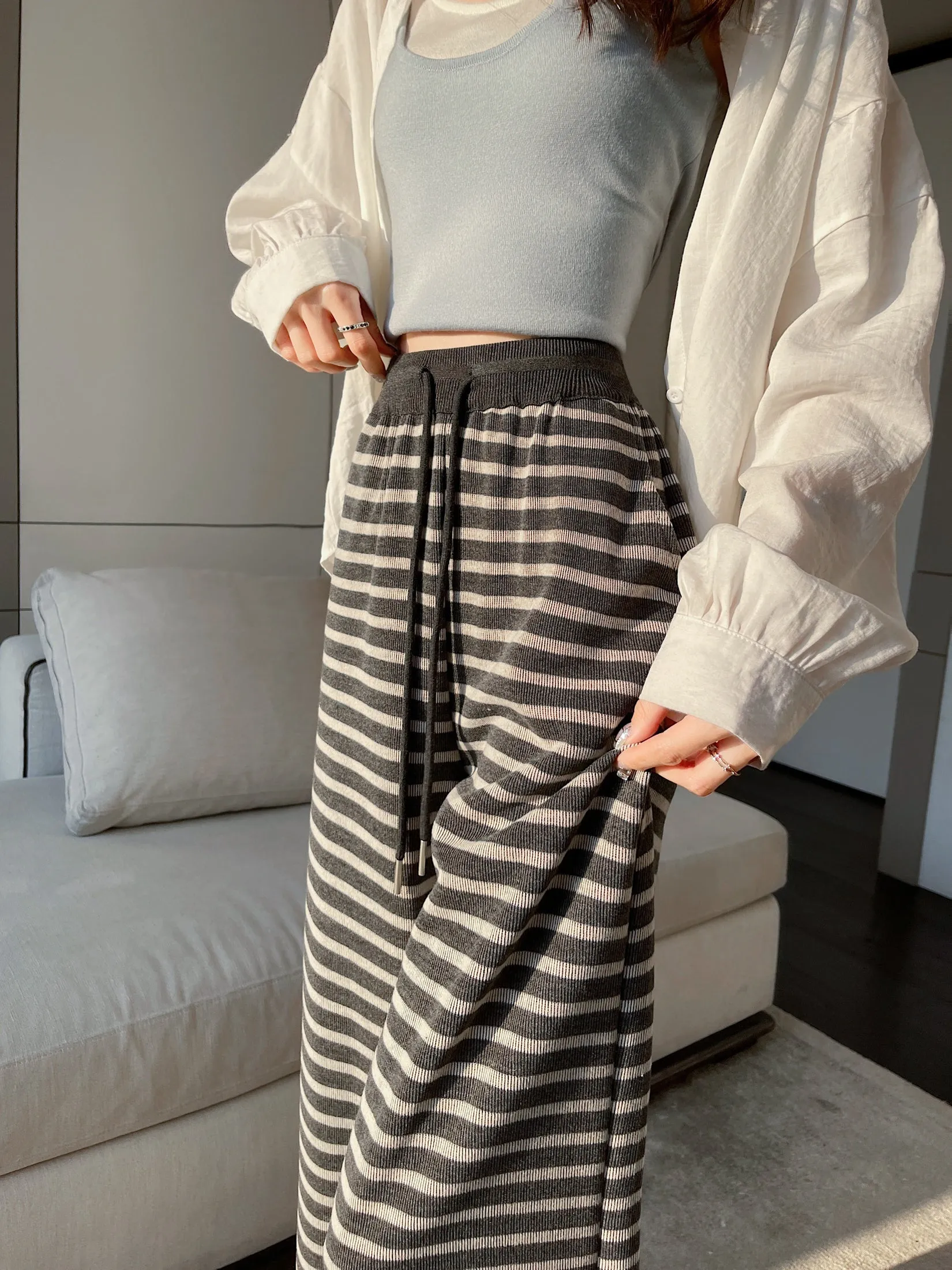 Relaxed Fit Knitted Sweatpant for Women with Drawstring Waist