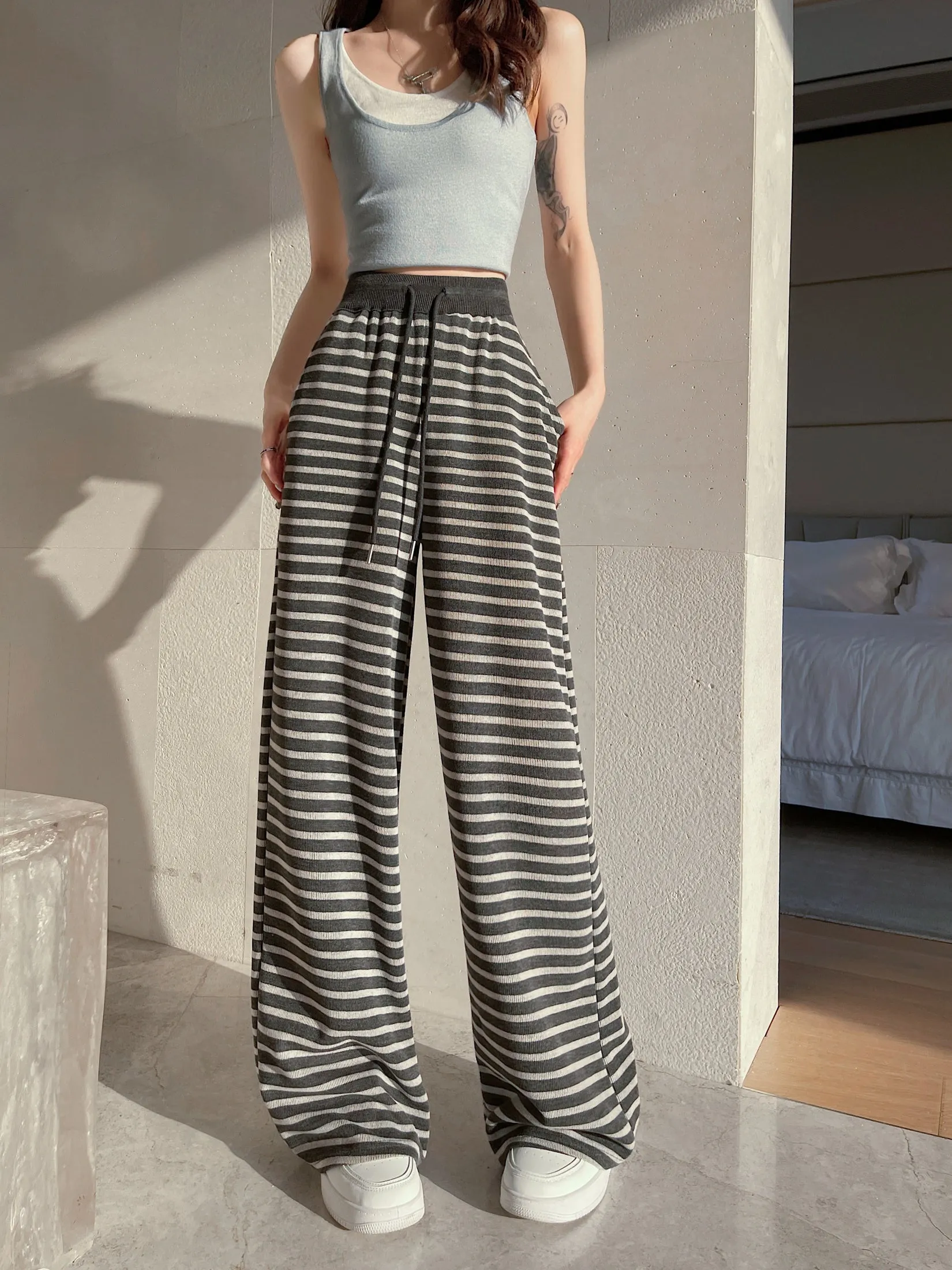 Relaxed Fit Knitted Sweatpant for Women with Drawstring Waist