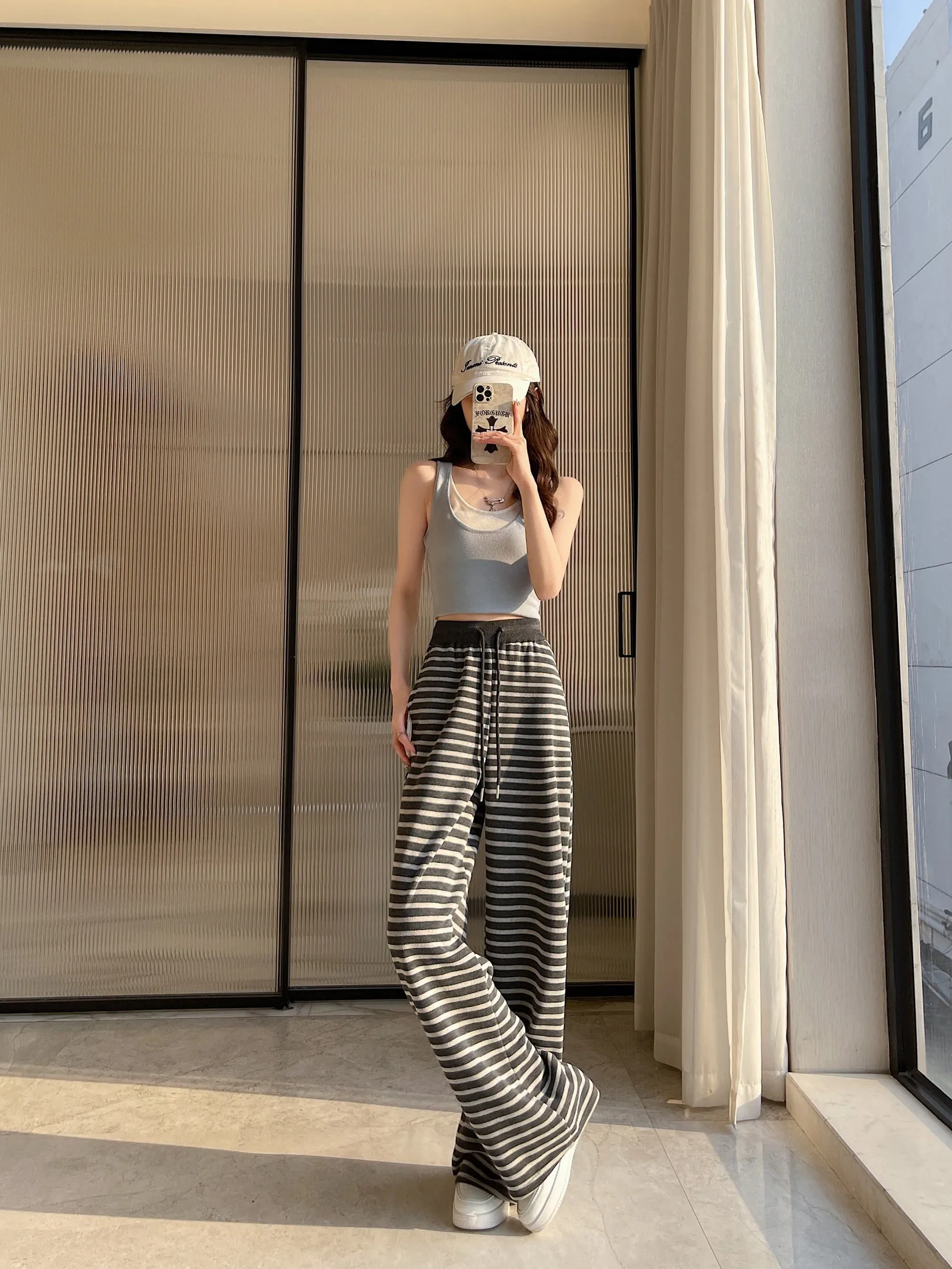 Relaxed Fit Knitted Sweatpant for Women with Drawstring Waist