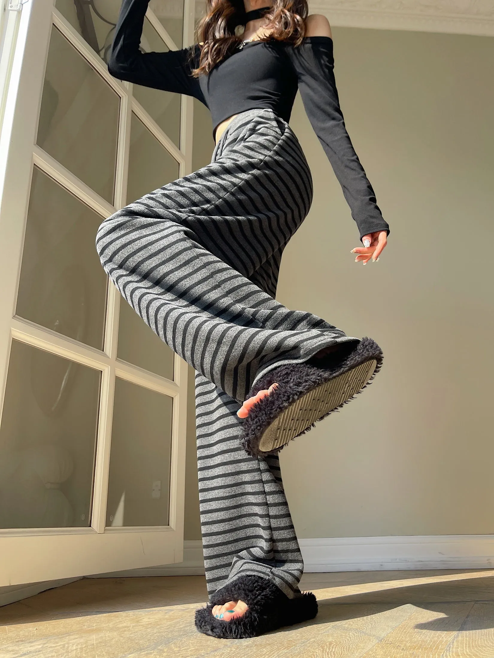 Relaxed Fit Knitted Sweatpant for Women with Drawstring Waist