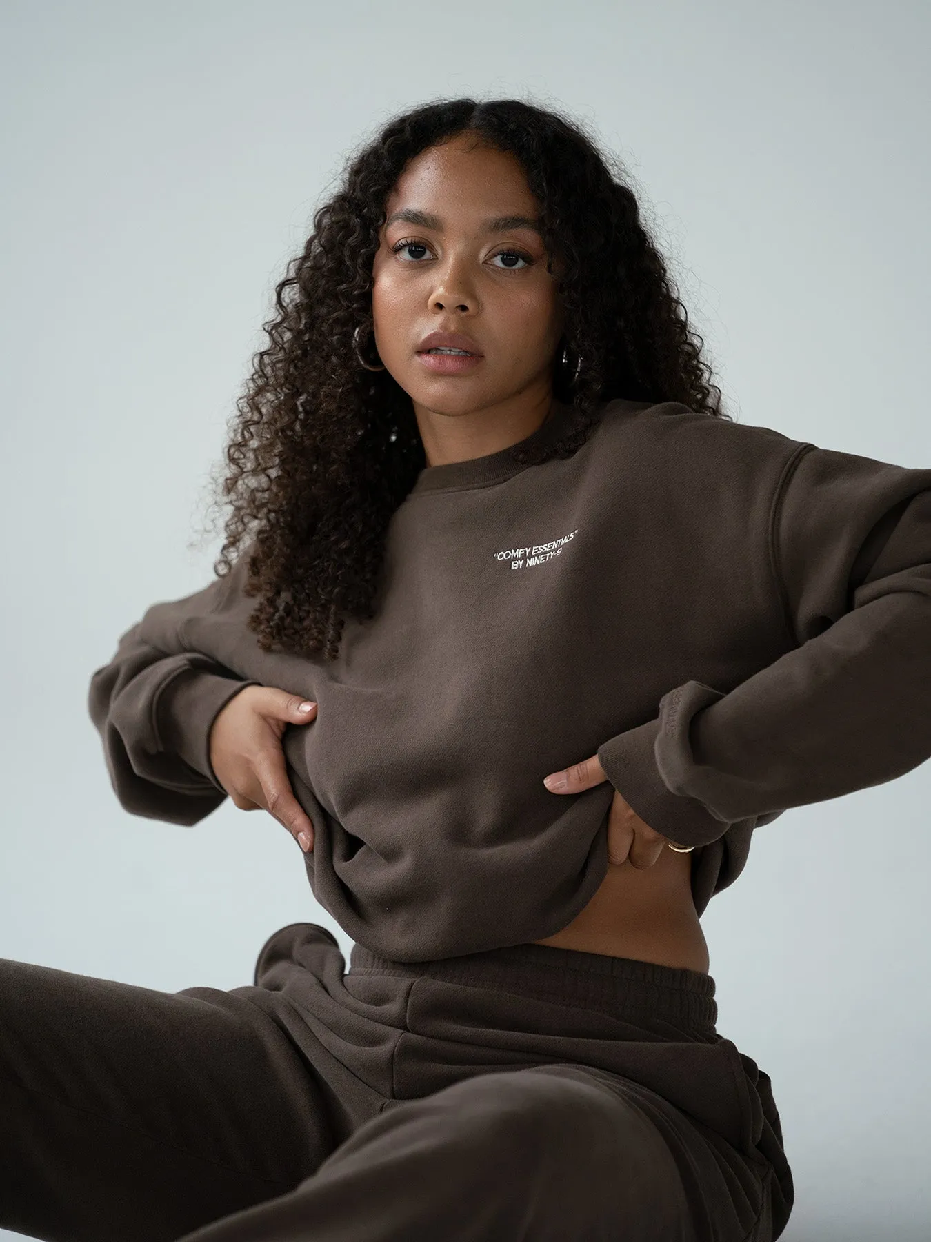 SET - ESSENTIALS - SWEATSHIRT AND SWEATPANTS • BROWN