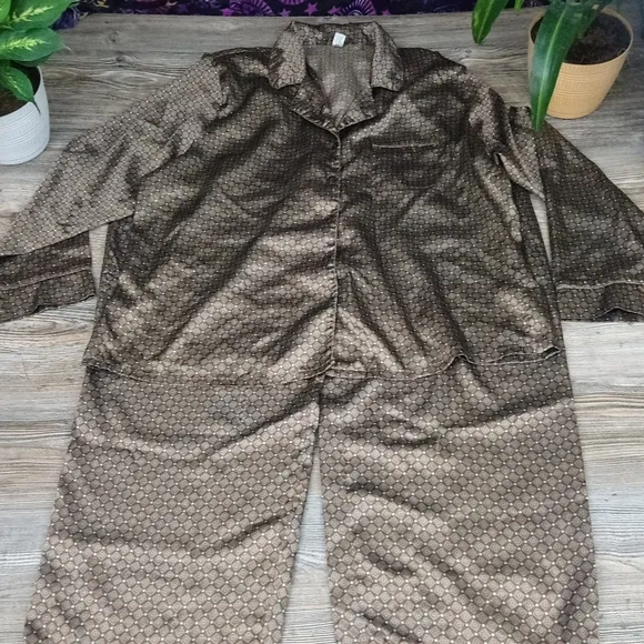 Silky Satin Style Patterned Comfy Lounge Wear Pajama Set