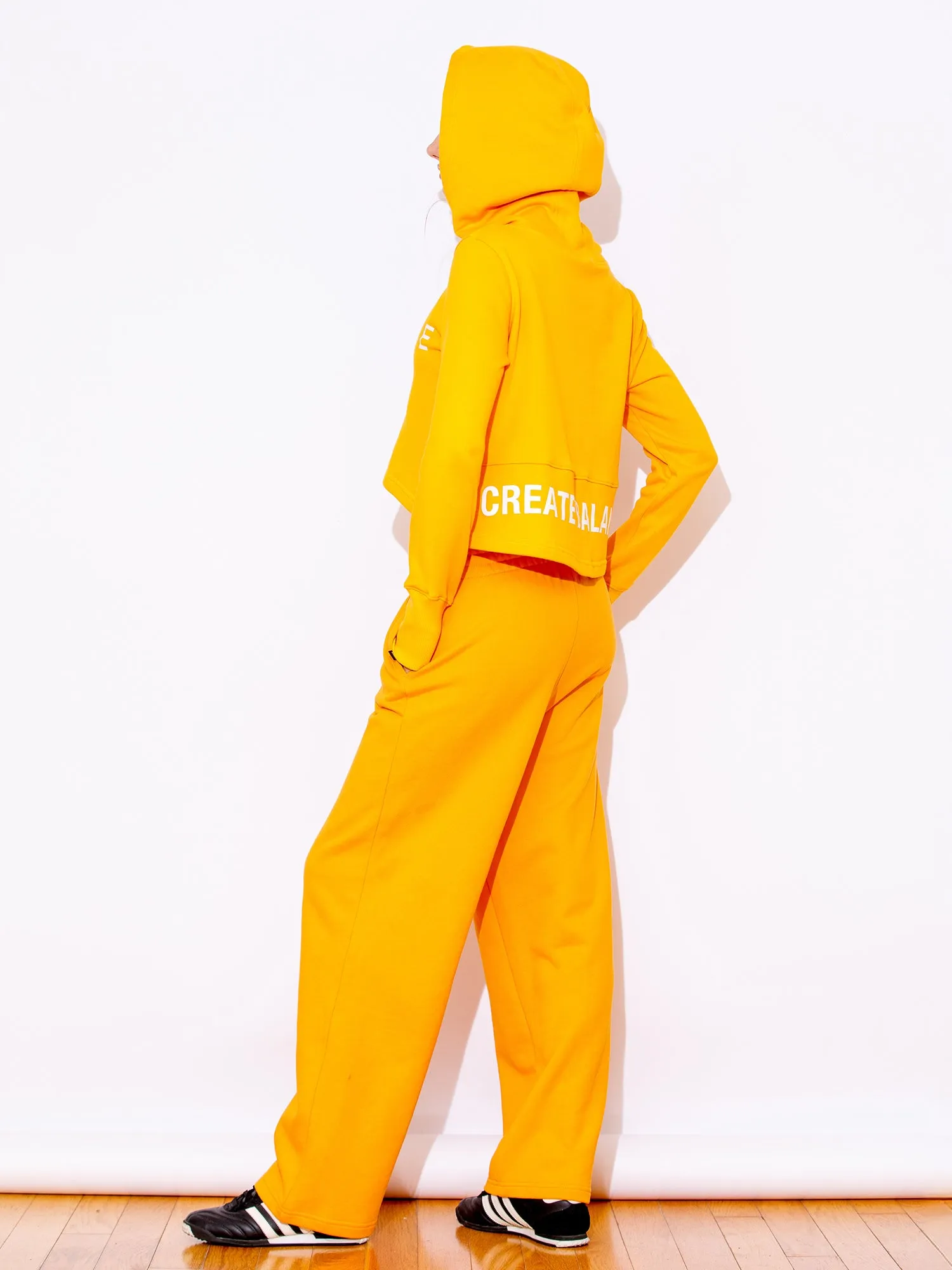 URBAN WIDE LEG SWEATPANTS