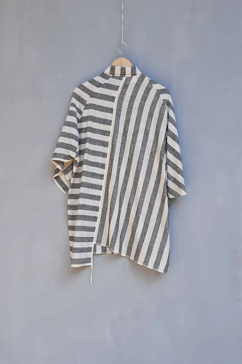 Urvashi Kaur   I   Daejeon SHIRT TERRA SHIRT Hand Spun Cotton slate and shell TESSELLATE- 74