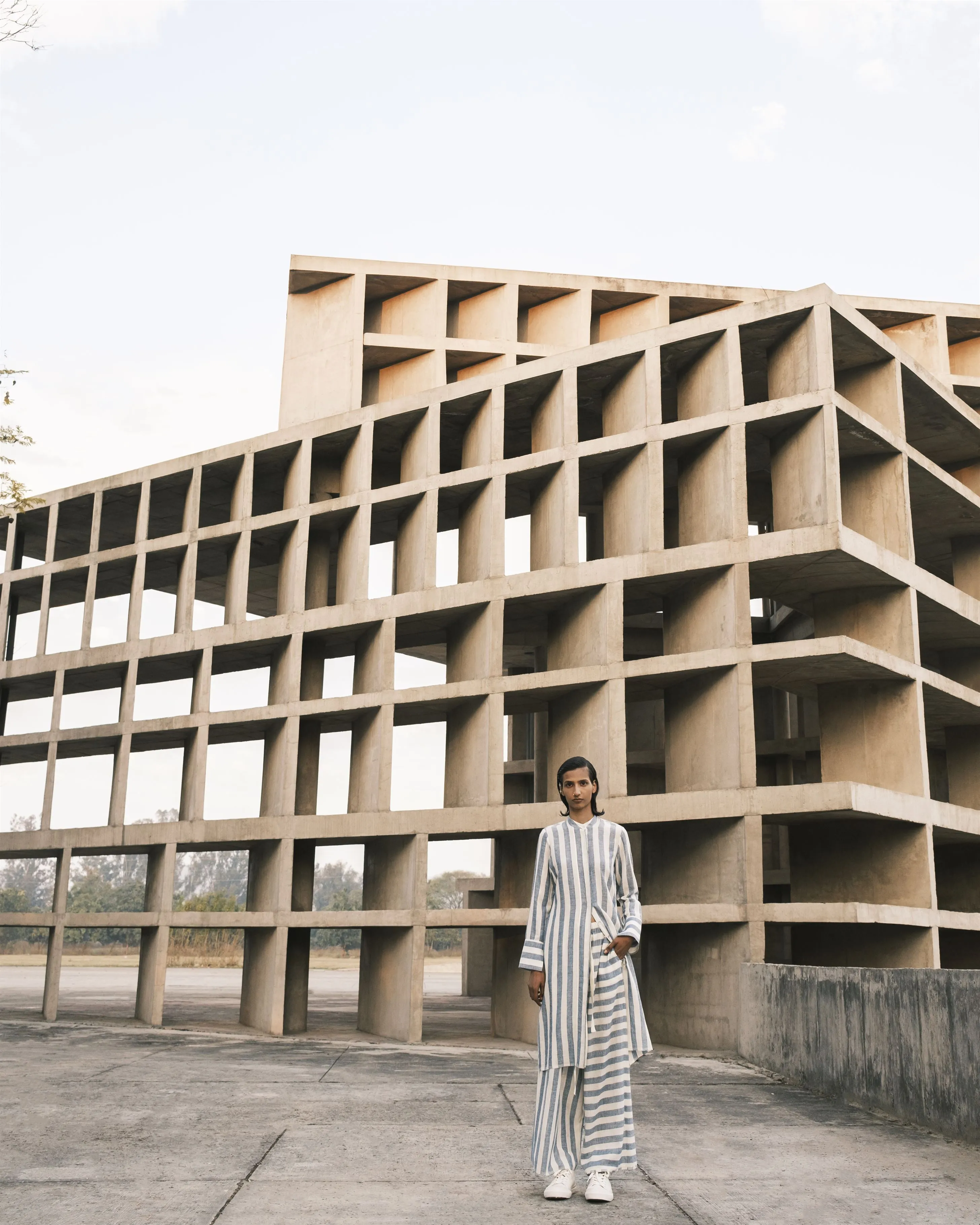 Urvashi Kaur   I   Daejeon SHIRT TERRA SHIRT Hand Spun Cotton slate and shell TESSELLATE- 74