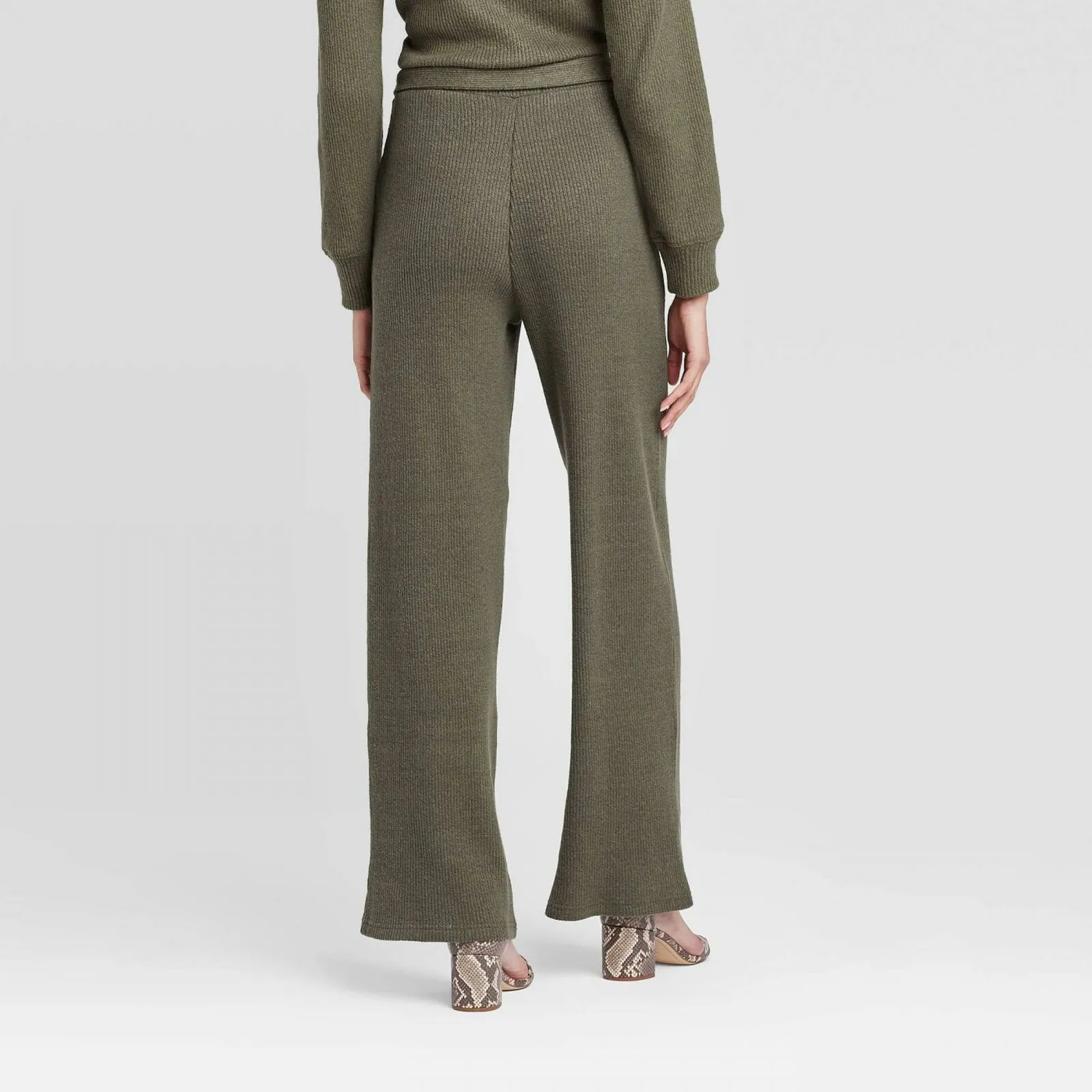 Who What Wear Women's Mid Rise Straight Leg Cozy Rib Lounge Pants